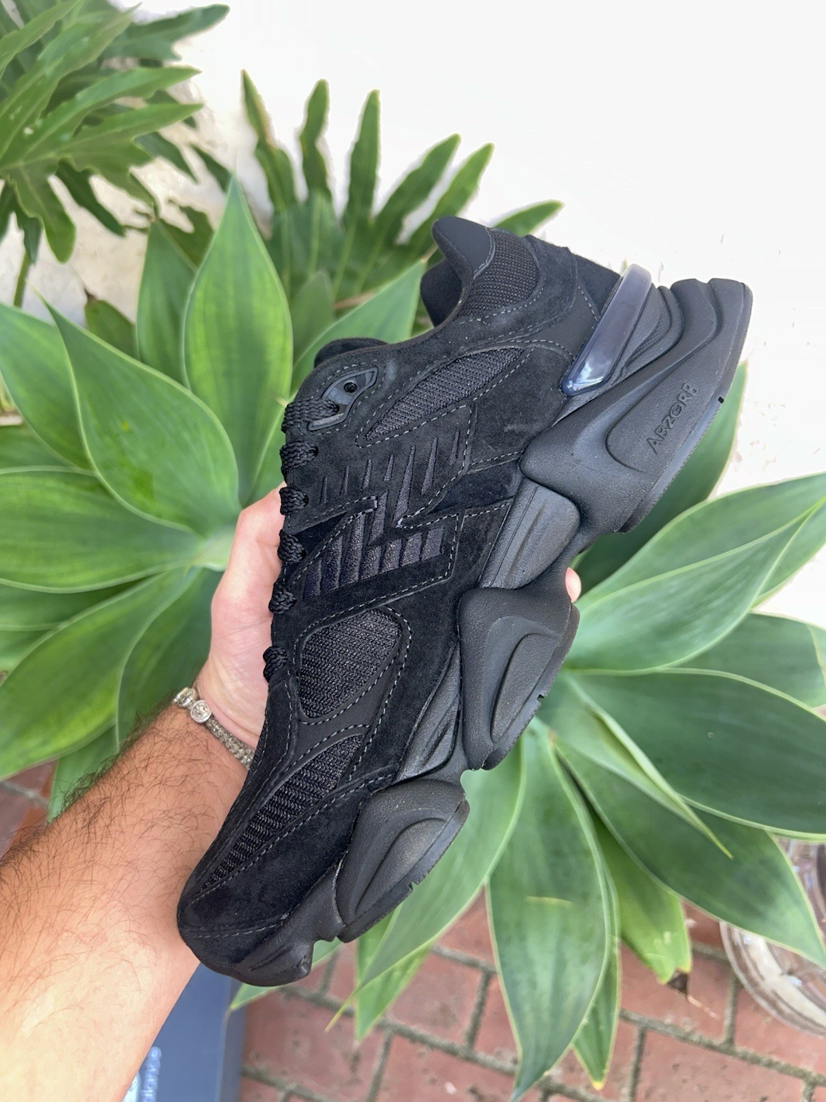 New Balance 9060 Triple Black Cat Suede U9060BPM Men Size 9.5 or 10