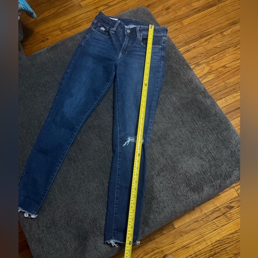GAP Mid Rise Skinny Jeans Dark Wash Distressed Raw Hem Size 27 4R