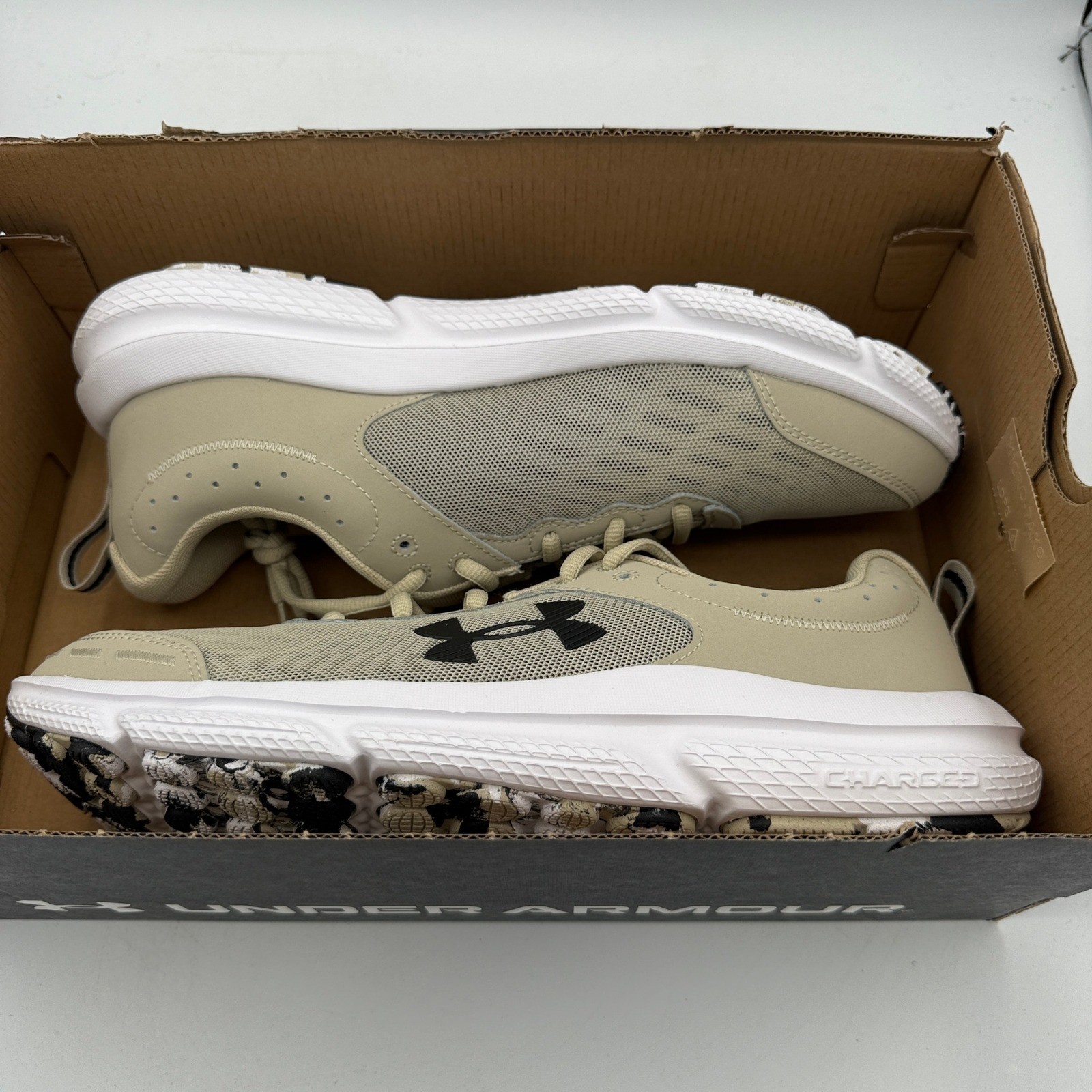 Under Armour Charged Assert 10 Shoes Mens Sz 11 Brown Tan Running 3026175-289