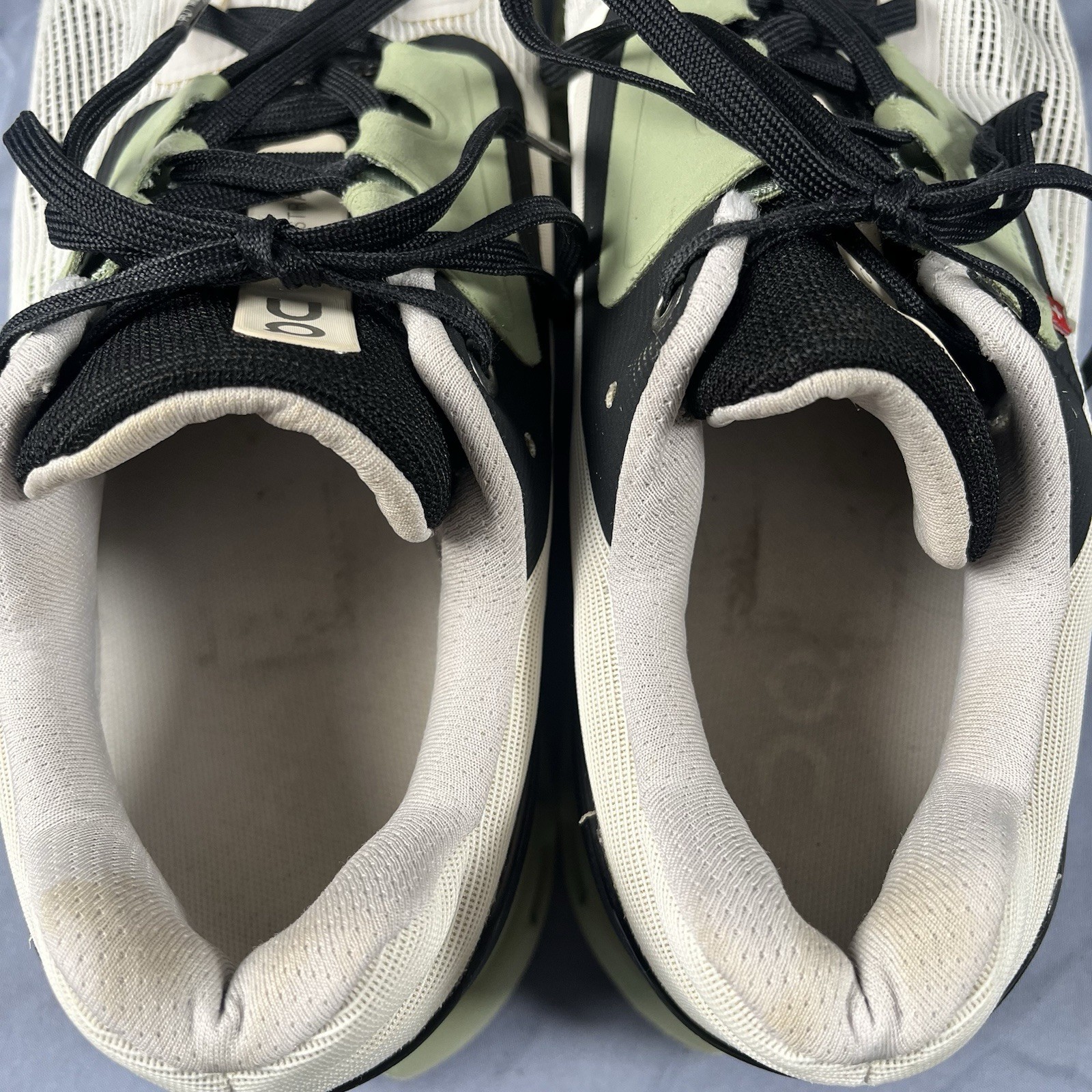 On Running Cloudstratus Women’s Size 11 Running Shoes Gray Fitness Sneakers