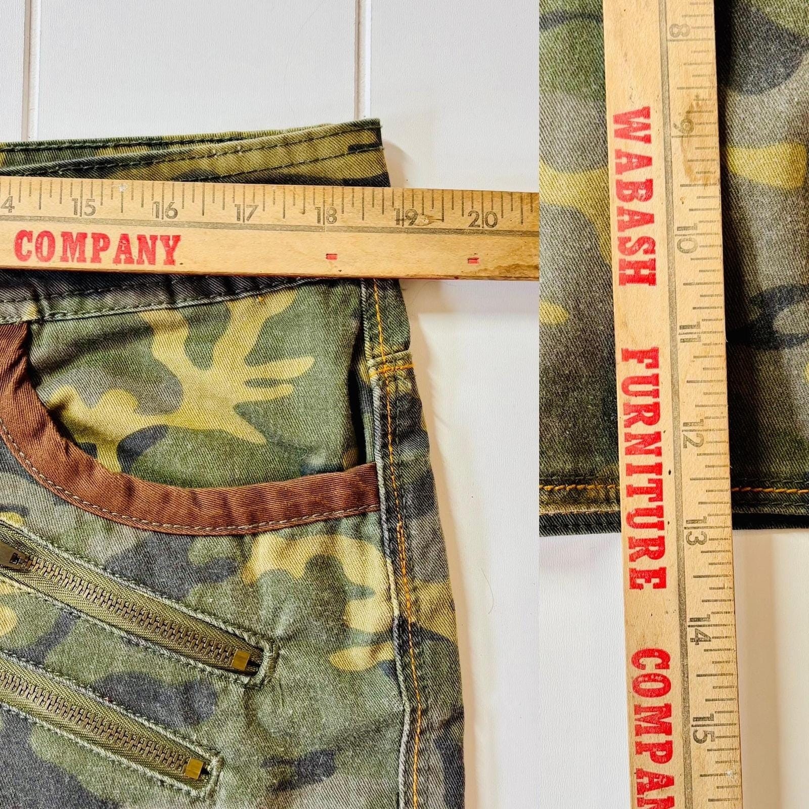 Vintage Y2K Camo Utility Grunge Micro Mini Skirt Size 11 12