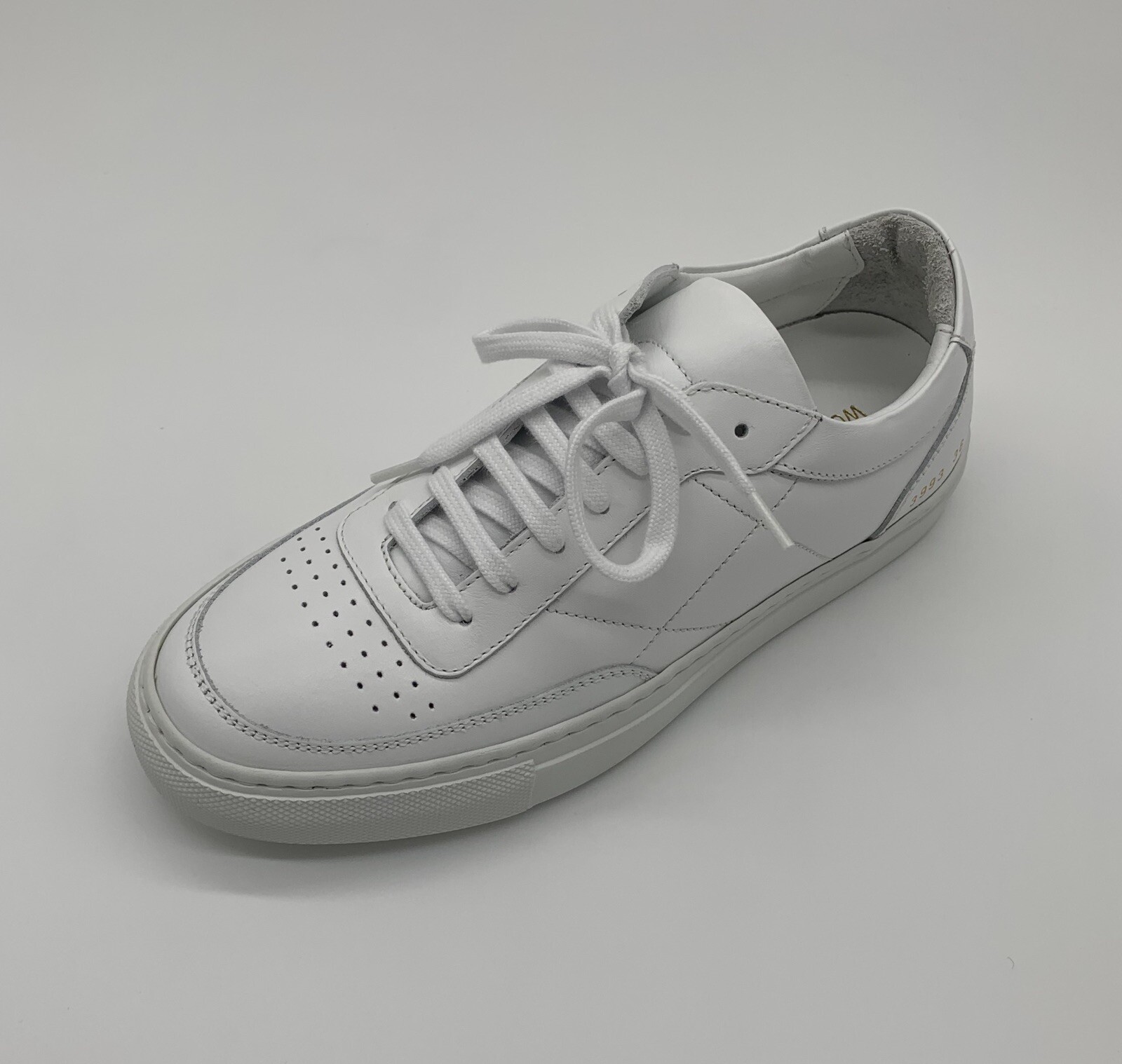 COMMON PROJECTS Women’s Resort Low-Top Classic Sneaker (NWT)