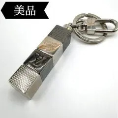 LOUIS VUITTON Portefeuille Chaine V Square Charm Wallet Chain M61994