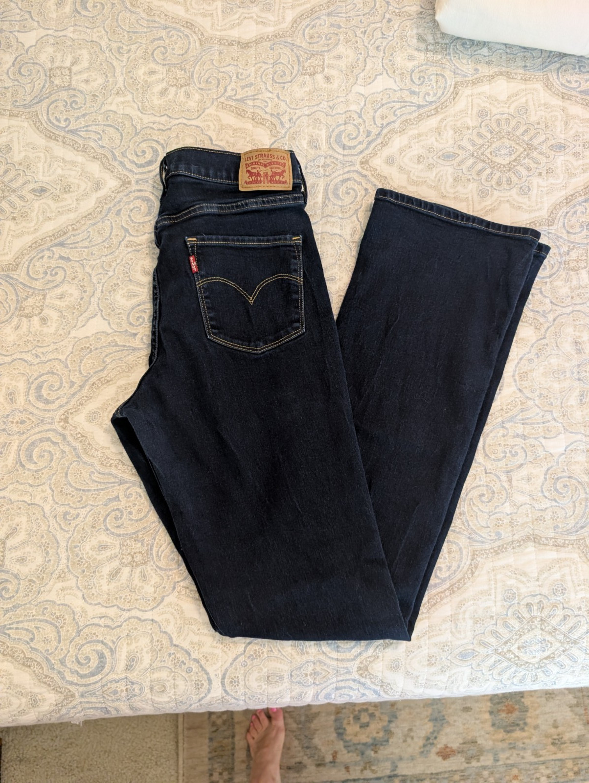 Levi’s 315 Shaping Bootcut Jeans Dark Wash Tummy Slimming Fits Denim 30×32