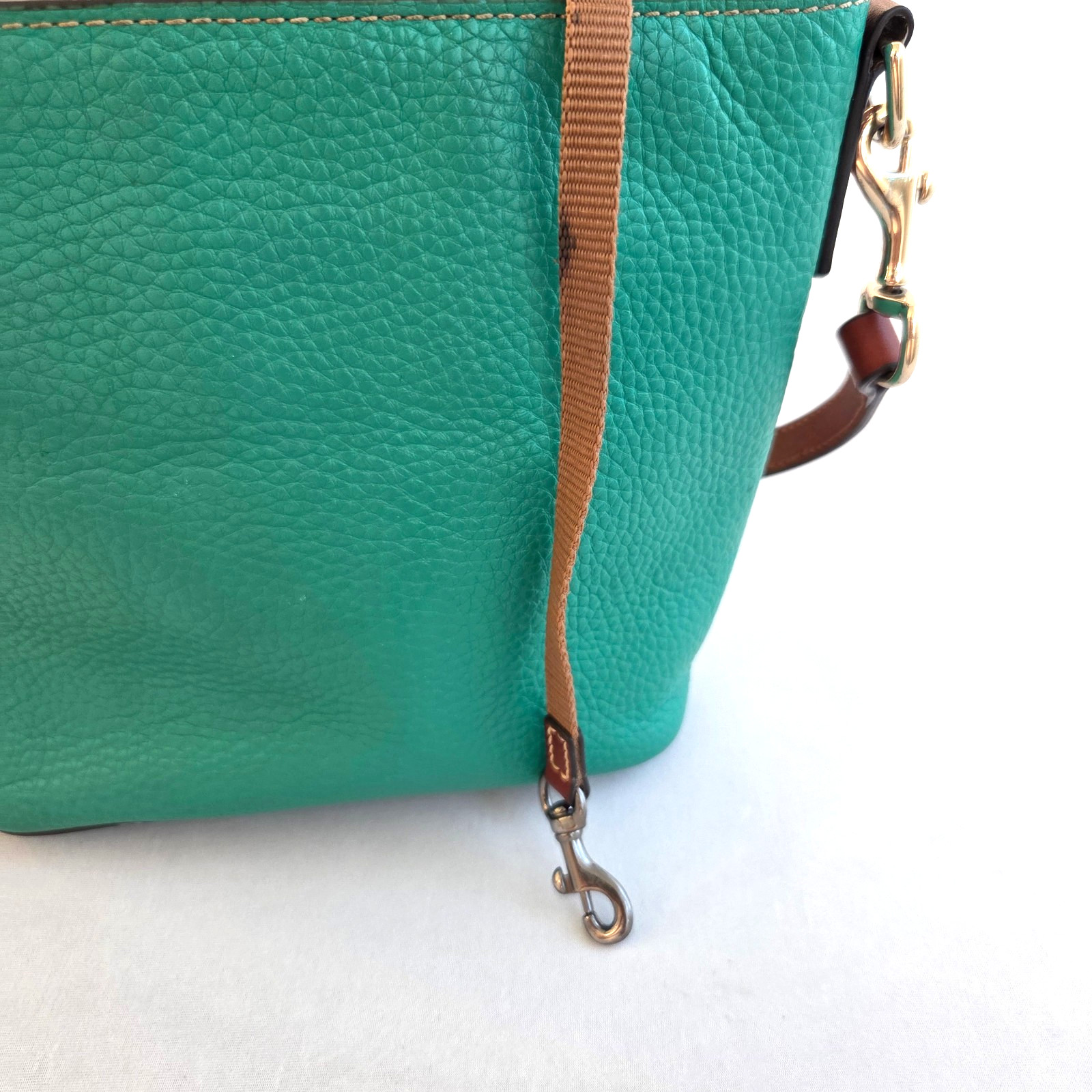 Dooney & Bourke Spearmint Green Pebble Grain Leather Zip Crossbody Purse Bag