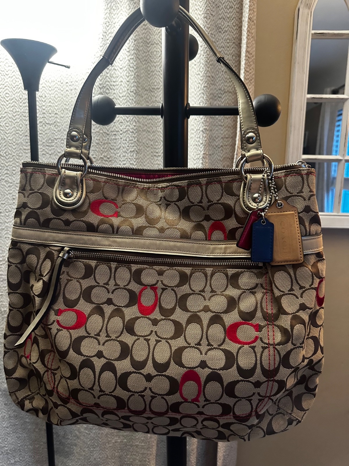 Coach poppy collection signature tote in great condition.