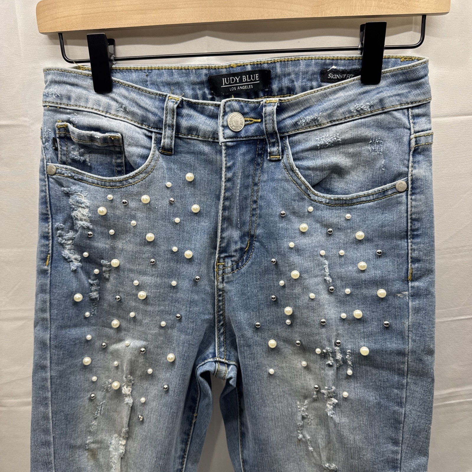 Size 5/27 Women’s Judy Blue Jeans Pearl Stud Distressed Skinny Fit *see details*