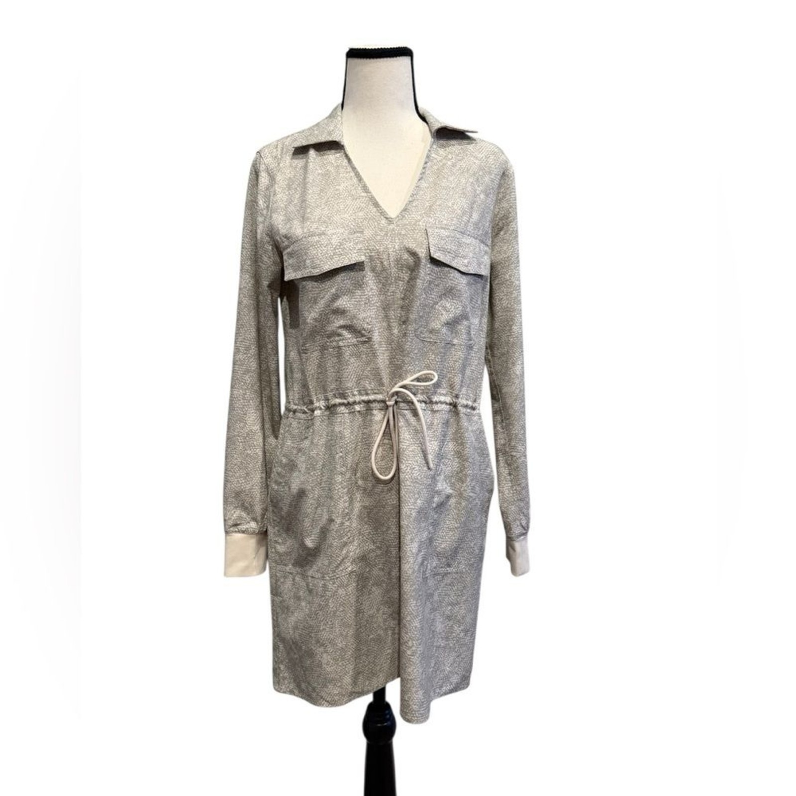 Athleta | Zuma Light Gray Long Sleeve athletic dress size XS