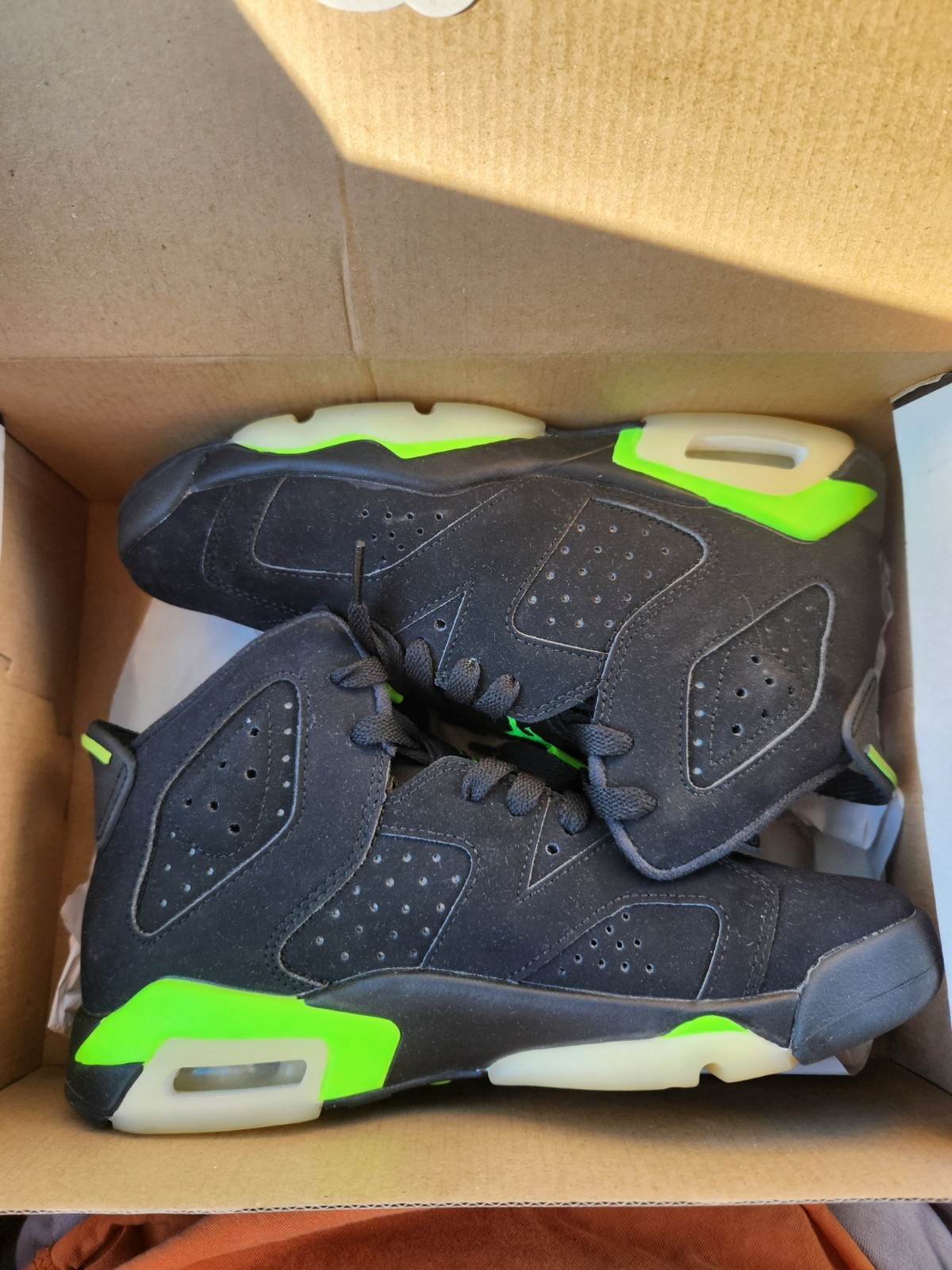 Size 4.5 (GS) – Jordan 6 Retro Mid Electric Green