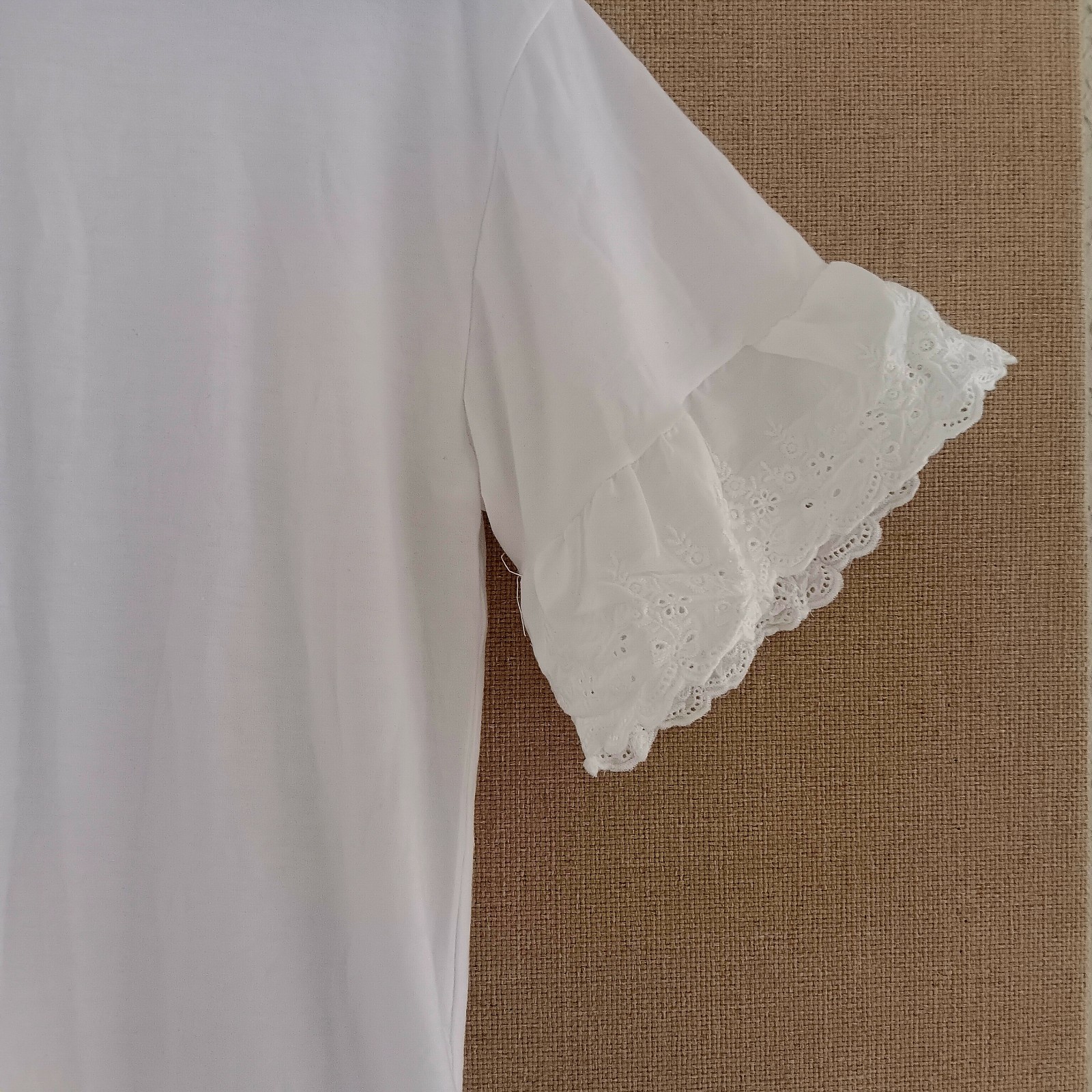 Thyme & Honey Top White Short Sleeve Size M Boho Beach Pheasant Chic Lacey