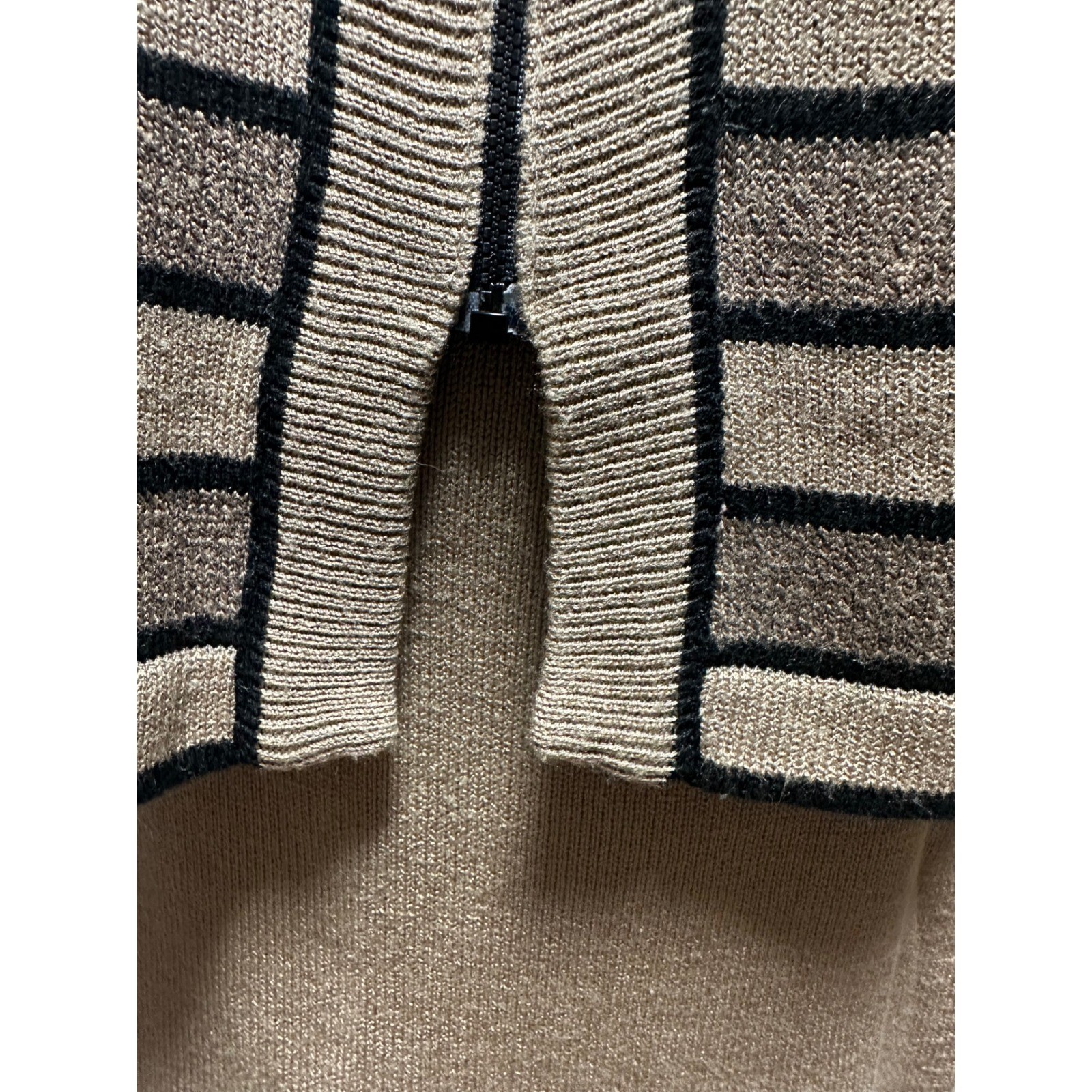 Vintage Eric Steven 2-Piece Knit Sweater Skirt Set Tan Beige Black Trim 80s