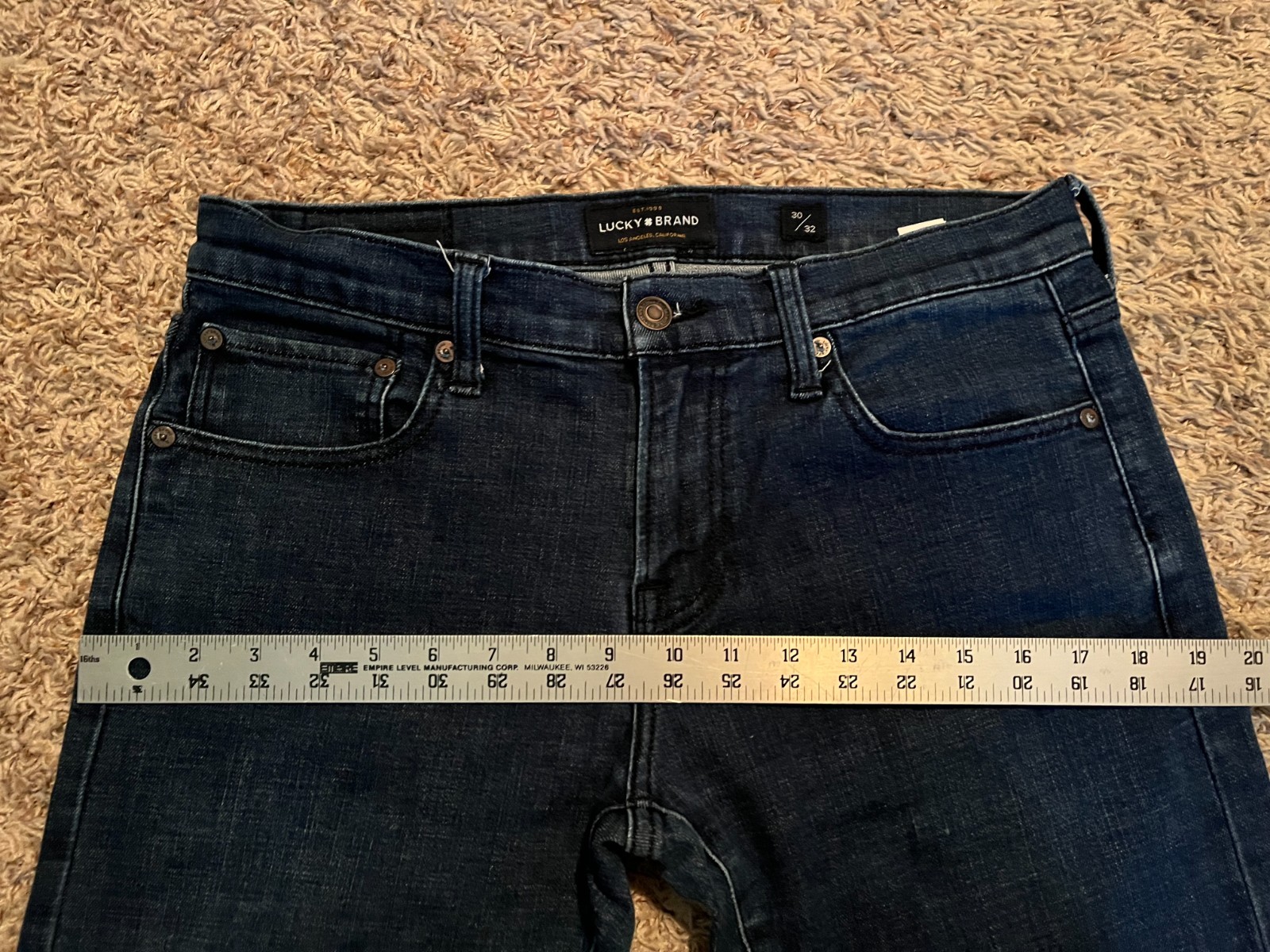 EUC Lucky Brand Jeans – 110 Skinny – Men’s tag=30×32 (MEASURED=31×32)