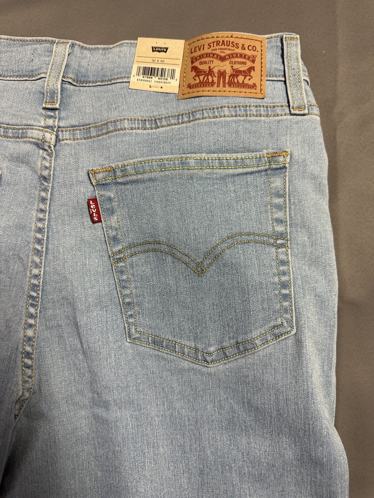 New Levi’s 726 High Rise Flare Women’s Jeans Different Route – Light Wash 32×30