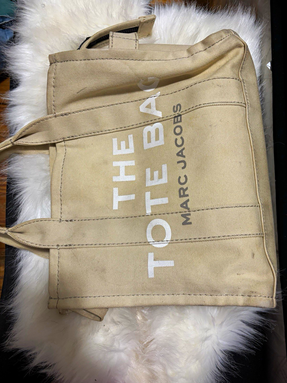 Marc Jacobs The Tote Bag Medium Beige Zip Tote w/ Logo & Inner Pockets