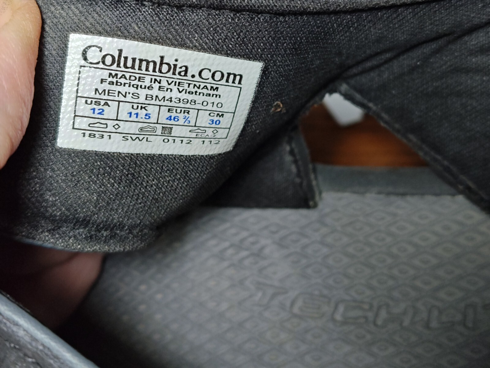 Columbia Men’s Techlite Sandals BM4398-010 Black Gray Size 12 EUR 46 2/3 EUC