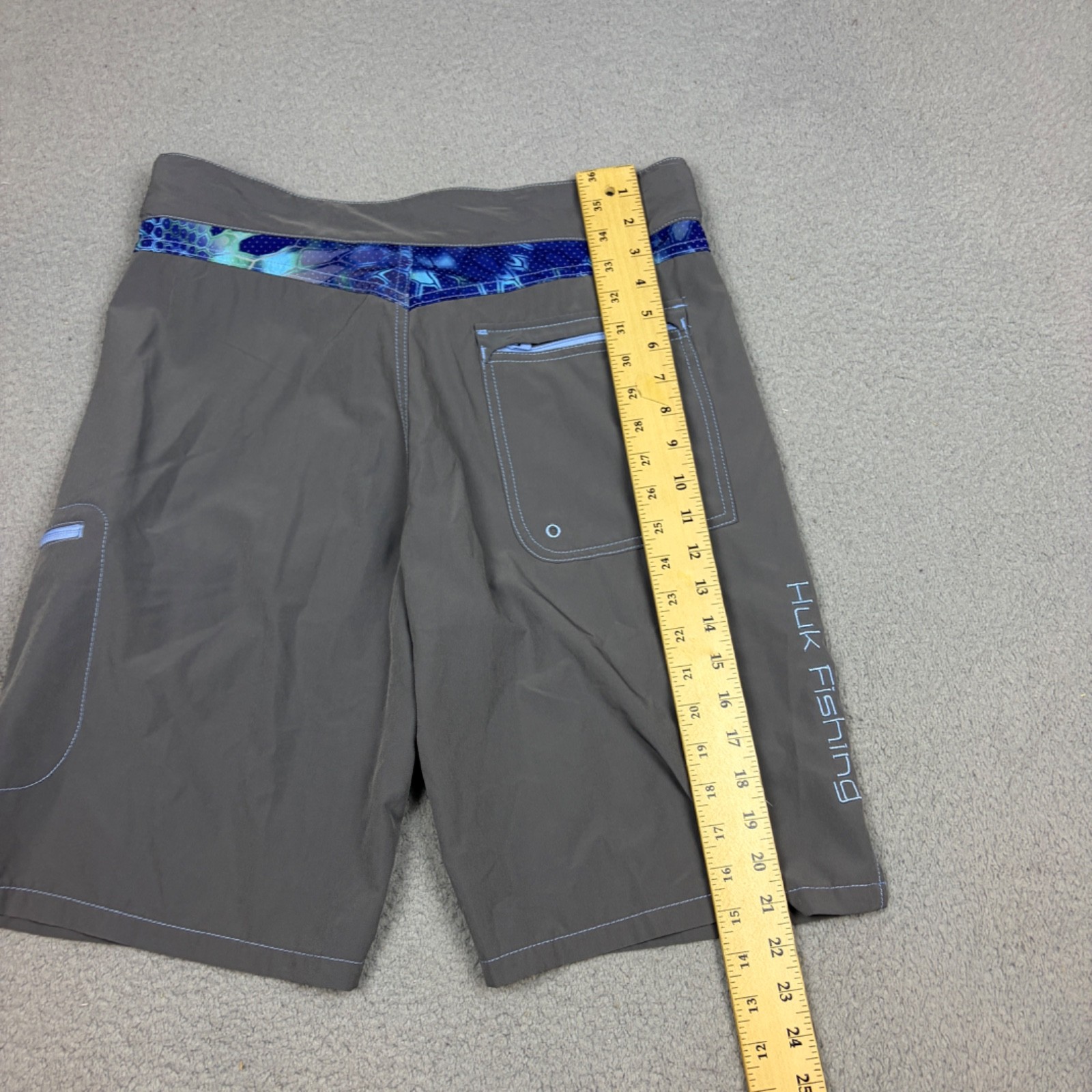 Huk Fishing Board Shorts Mens Medium Gray Stretch Swim Beach Drawsting