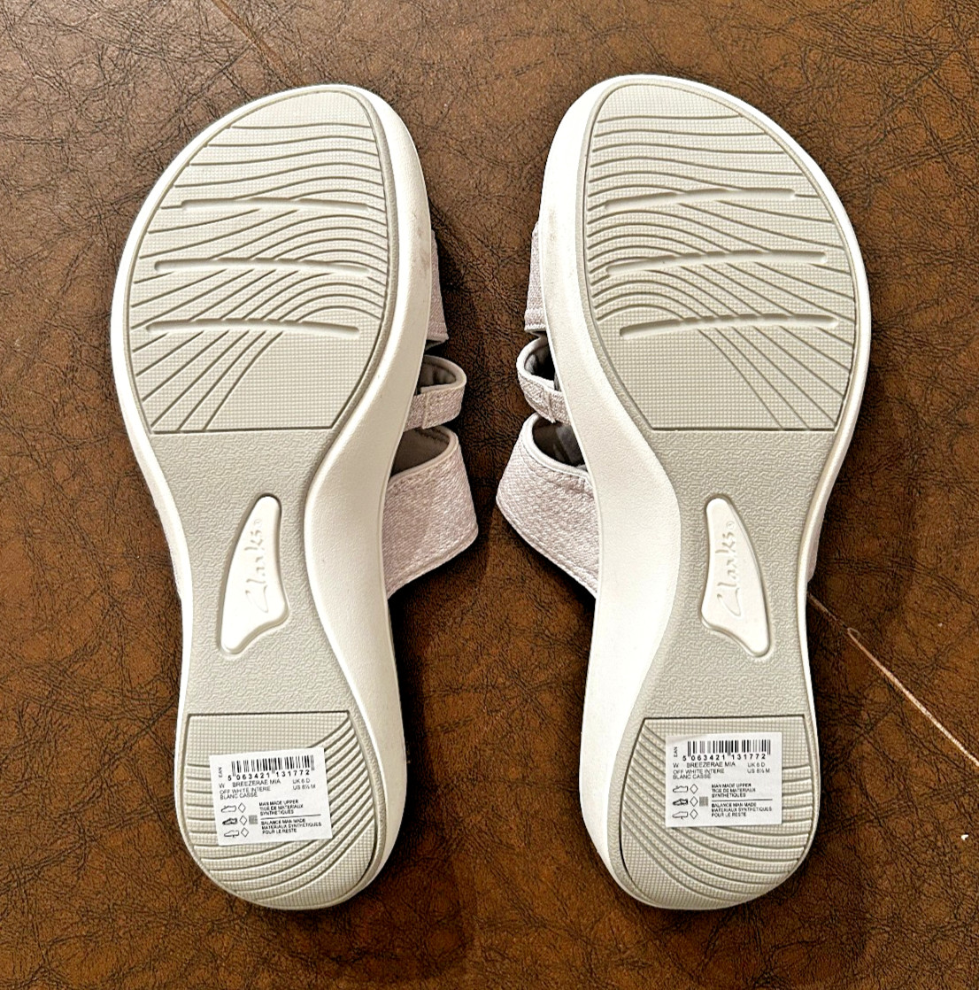 Clarks Cloudsteppers Women’s Slide Sandals, BreezeRae Mia, Off-White, 8.5 M, NEW