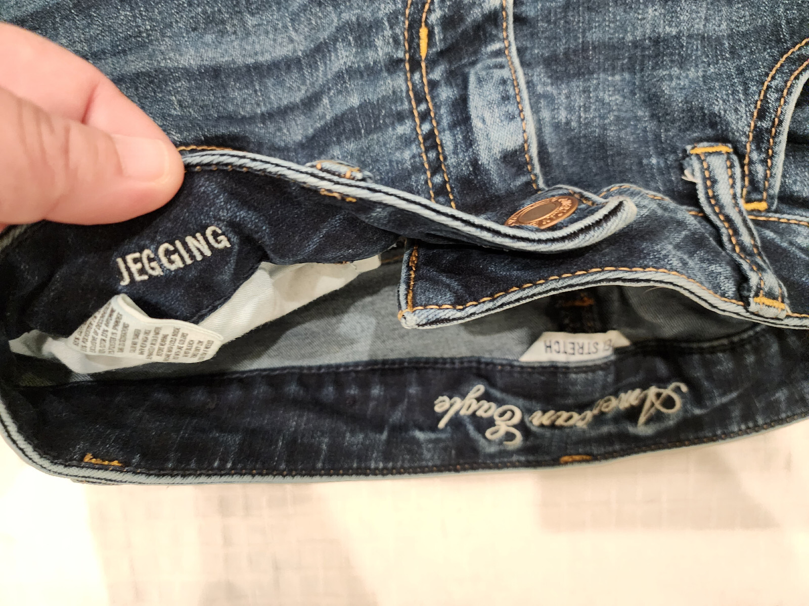American Eagle Super stretch jeans: jegging fit, ankle Zippers Women’s 6 Reg