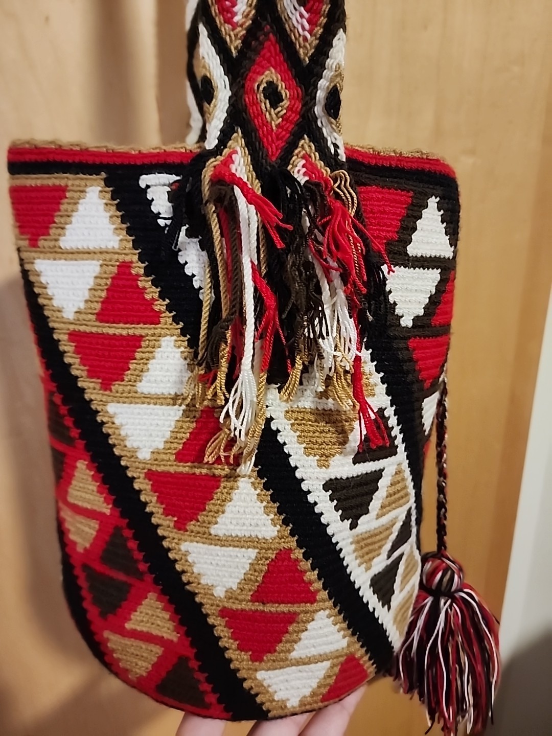 AUTHENTIC Wayuu Mochila Handmade Crochet Drawstring Bucket Bag Sz Large Retired