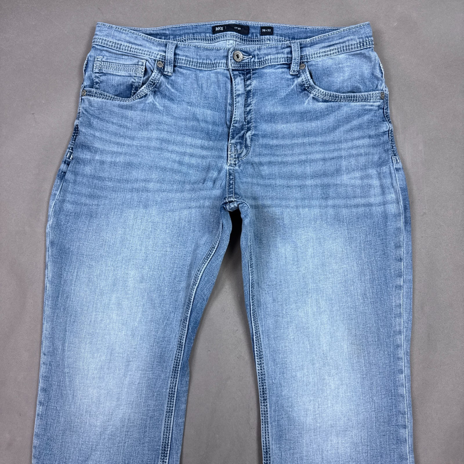 BKE Buckle Jeans Mens 38×32 Blue Tyler Denim Pants Faded Straight Washed Out