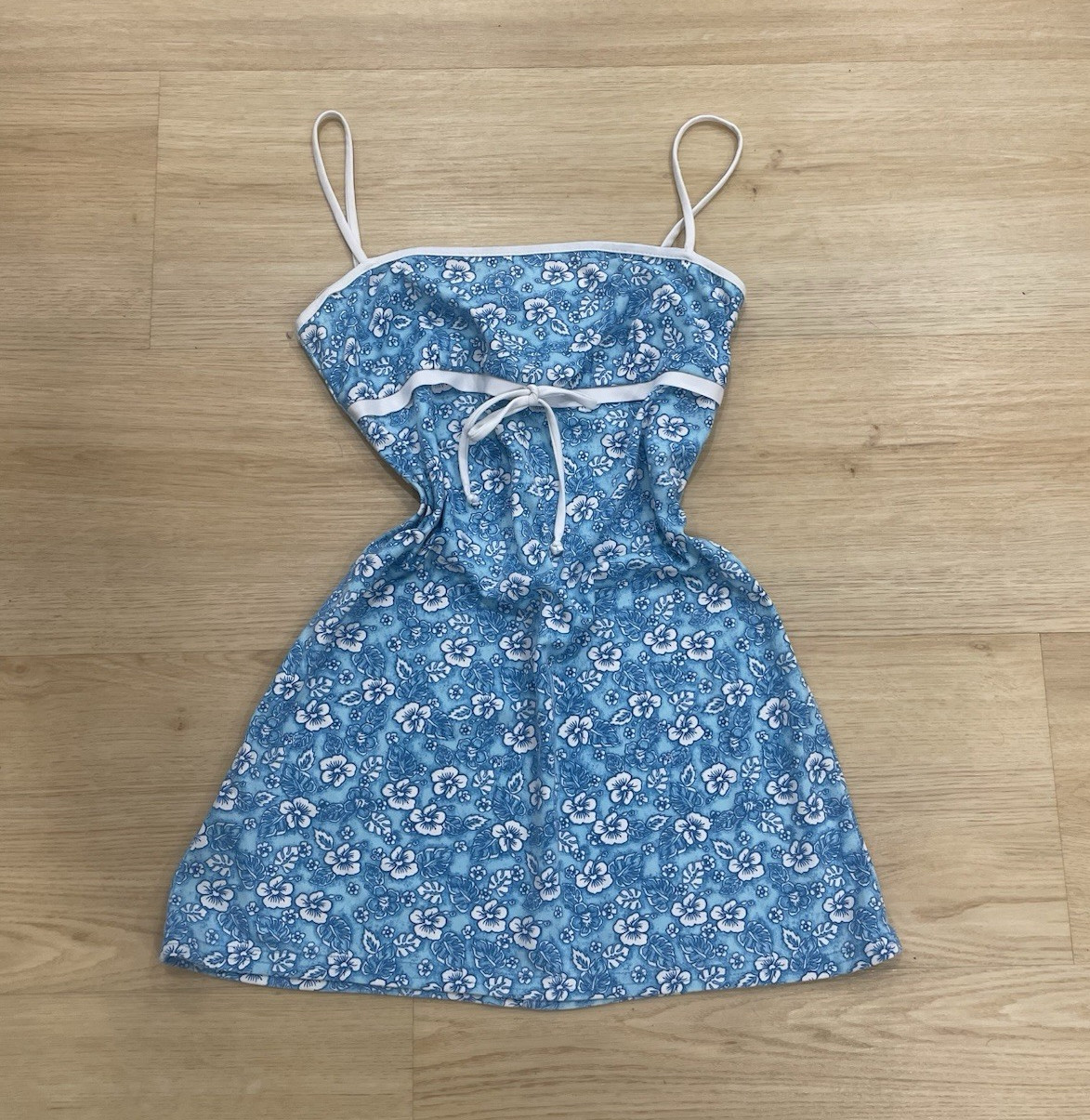 Vintage Y2K Status aqua blue mini dress with white tropical floral print