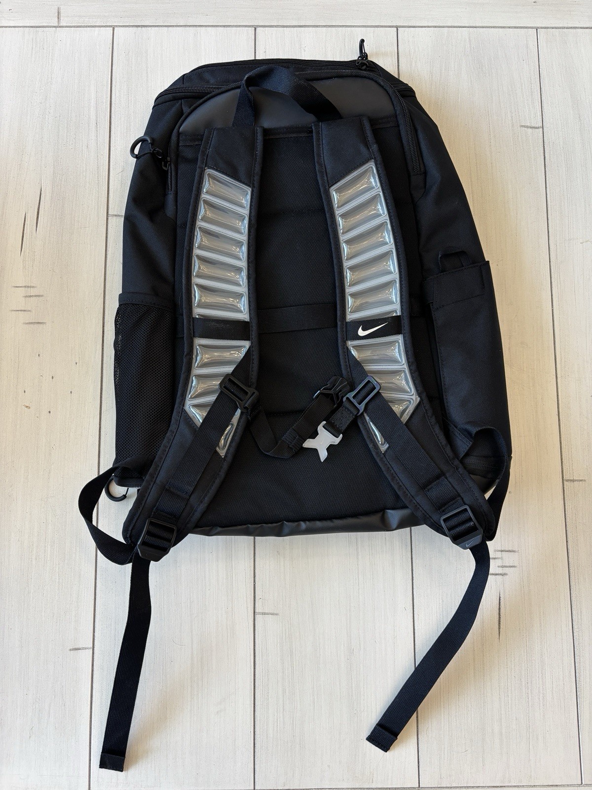 Nike Elite Black Large Backpack Zip Closure Padded Straps Outer Pockets