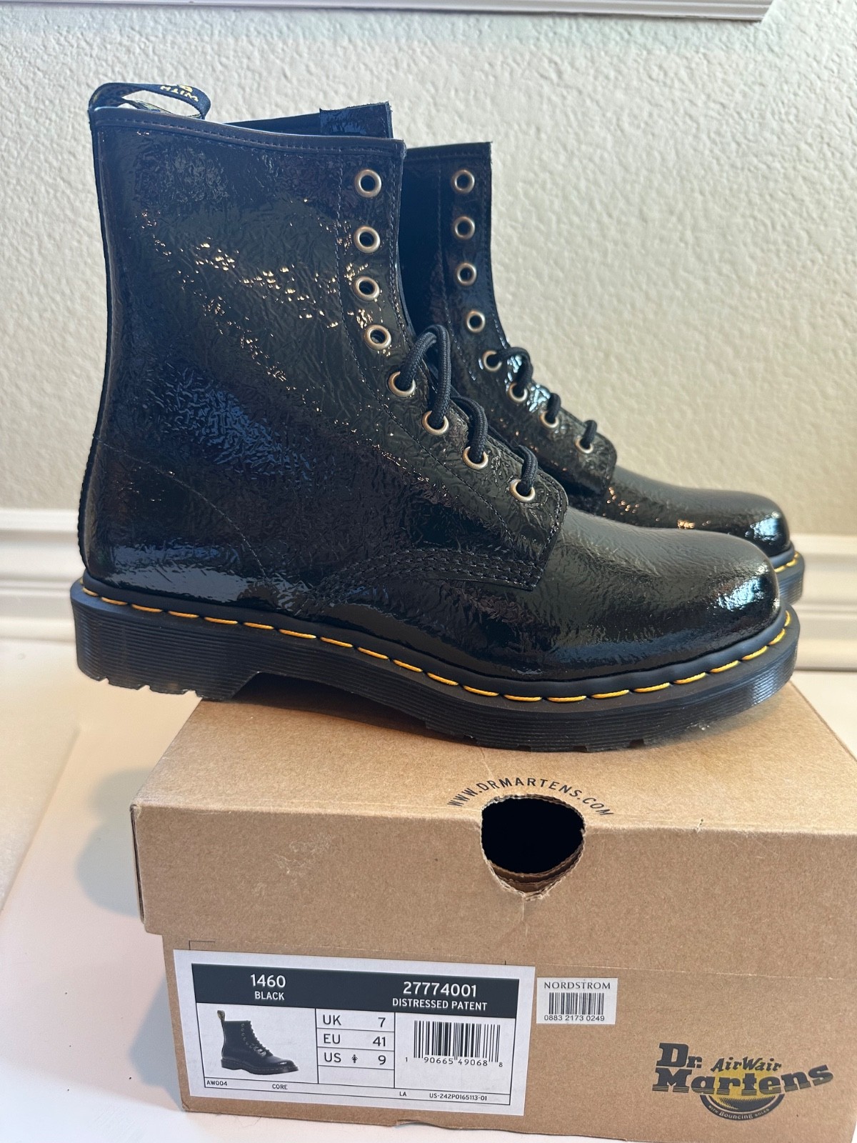 Dr. Martens 1460 Distressed Patent Leather Boots – Black – Women’s US 9 – NIB