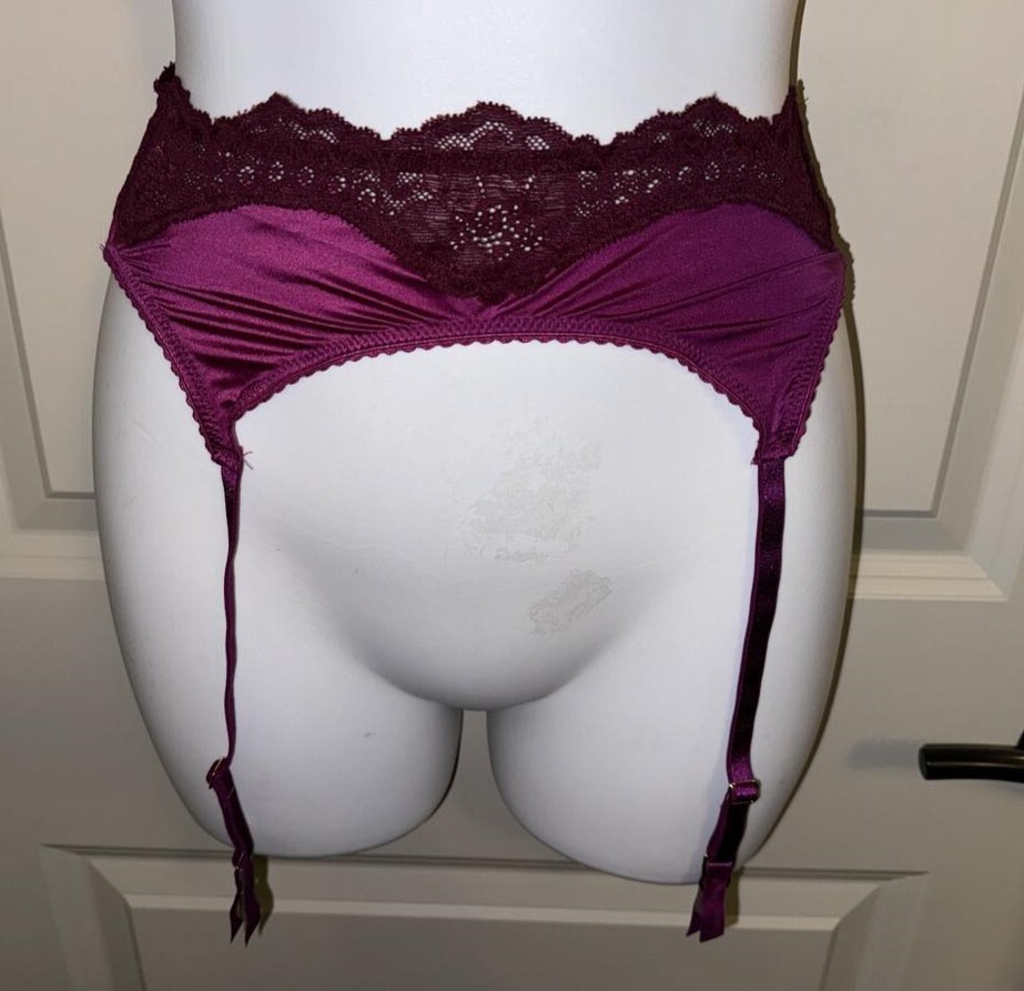 Summer 2022 ~ VICTORIA’S SECRET Burgundy Wine Satin/Lace Garter Belt NWT ~ XS/S
