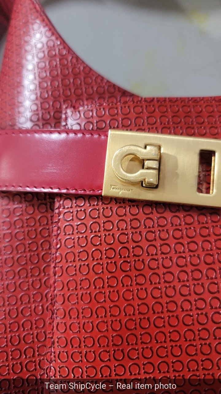 DEFECTIVE Salvatore Ferragamo Gancini Red Leather Shoulder Bag Near Mint G3D