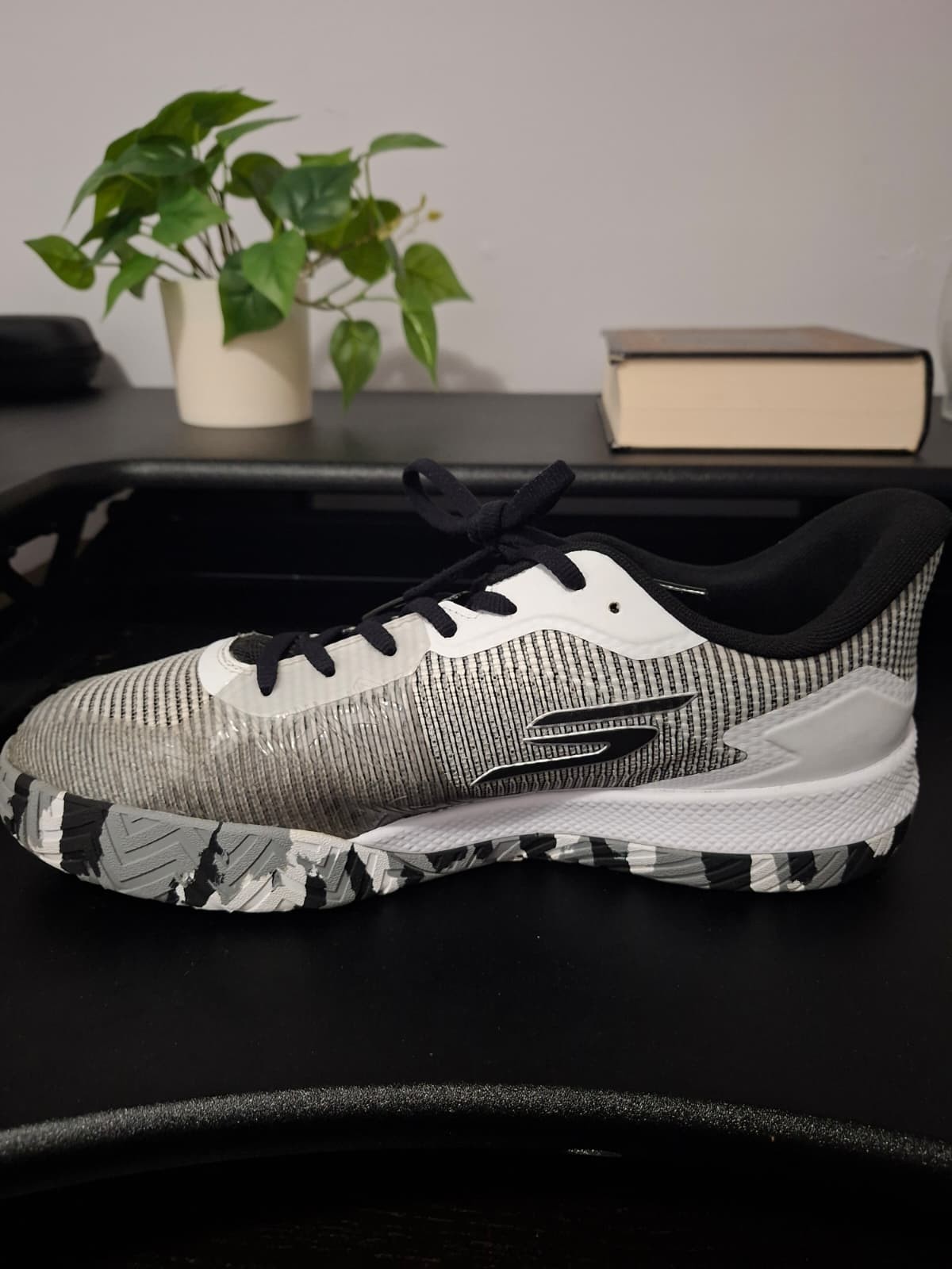 Skechers Viper Court Pro 2.0 Arch Fit Pickleball Shoes Men’s 12 White Black