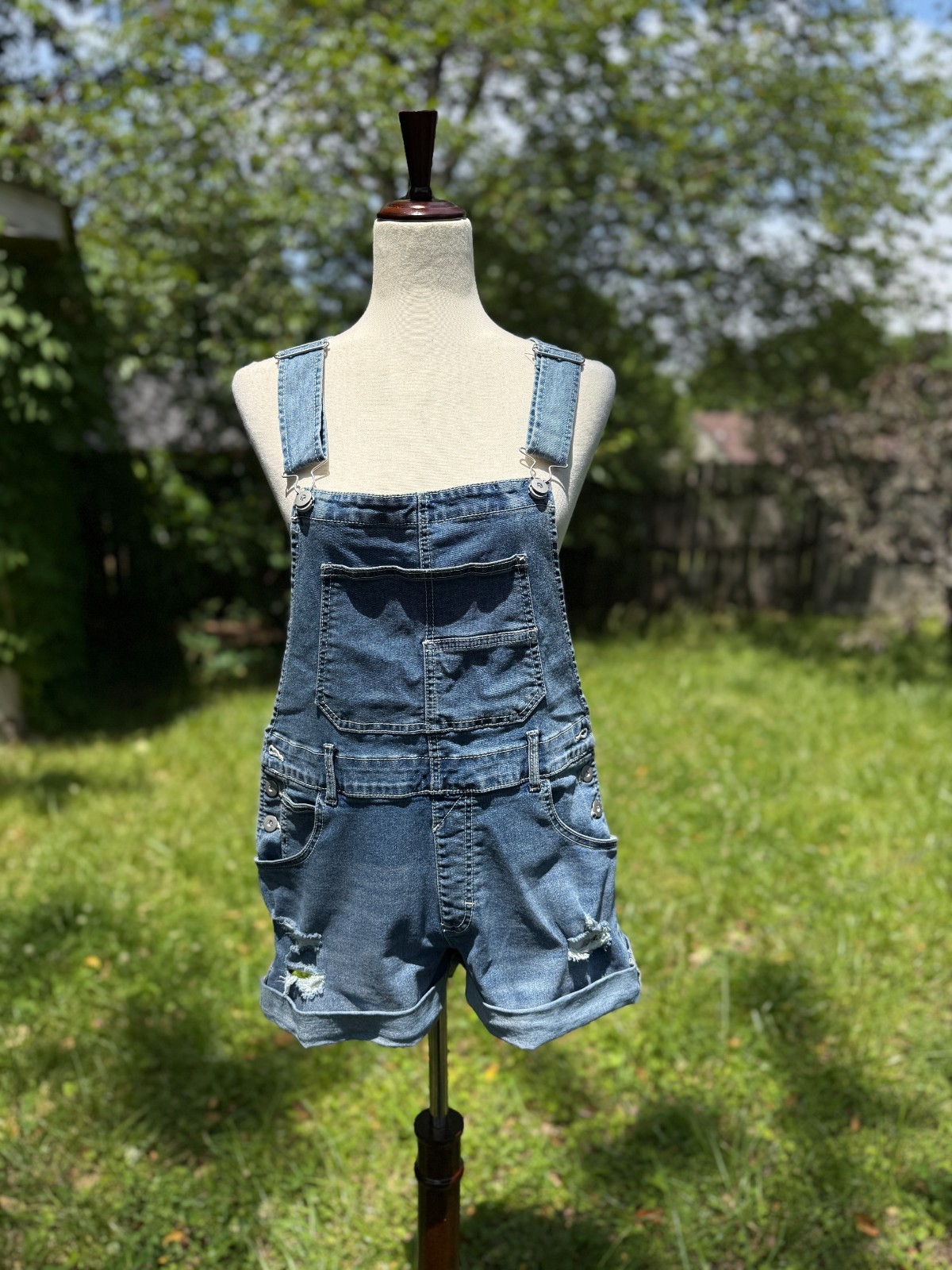 No Boundaries Denim Overall Shorts Women’s Distressed Rolled Cuff Bib Shortalls
