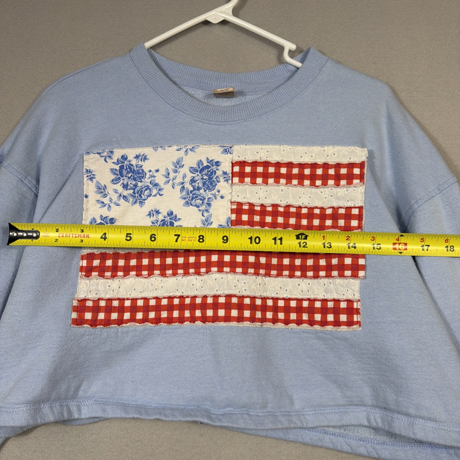 MESSY BUN JUST CHILLIN Cropped American Flag Sweatshirt Y2K USA Sz XL