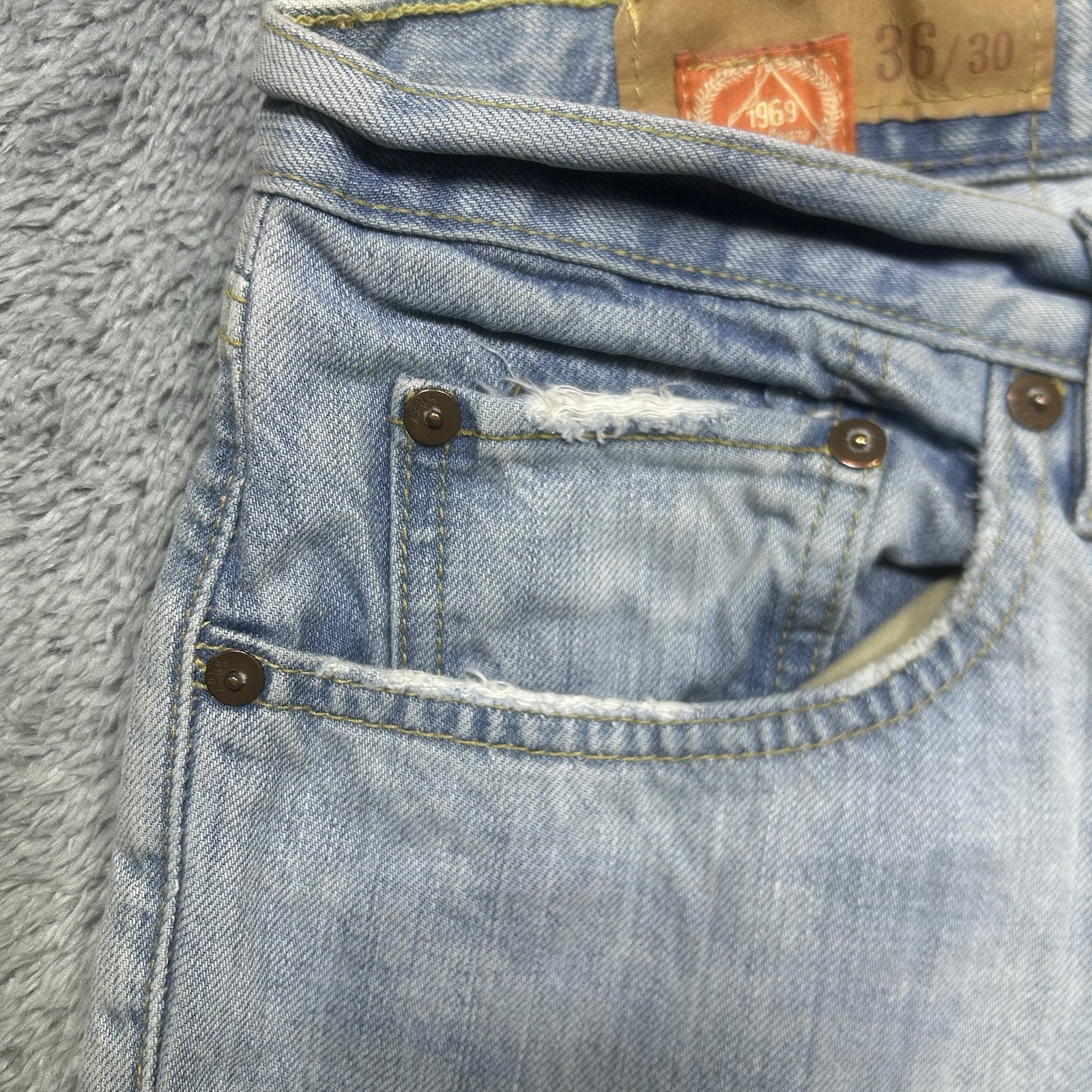 Vintage GAP 1969 Jeans Men’s 36×29 Blue Stonewash Button Fly Straight Fit Y2K