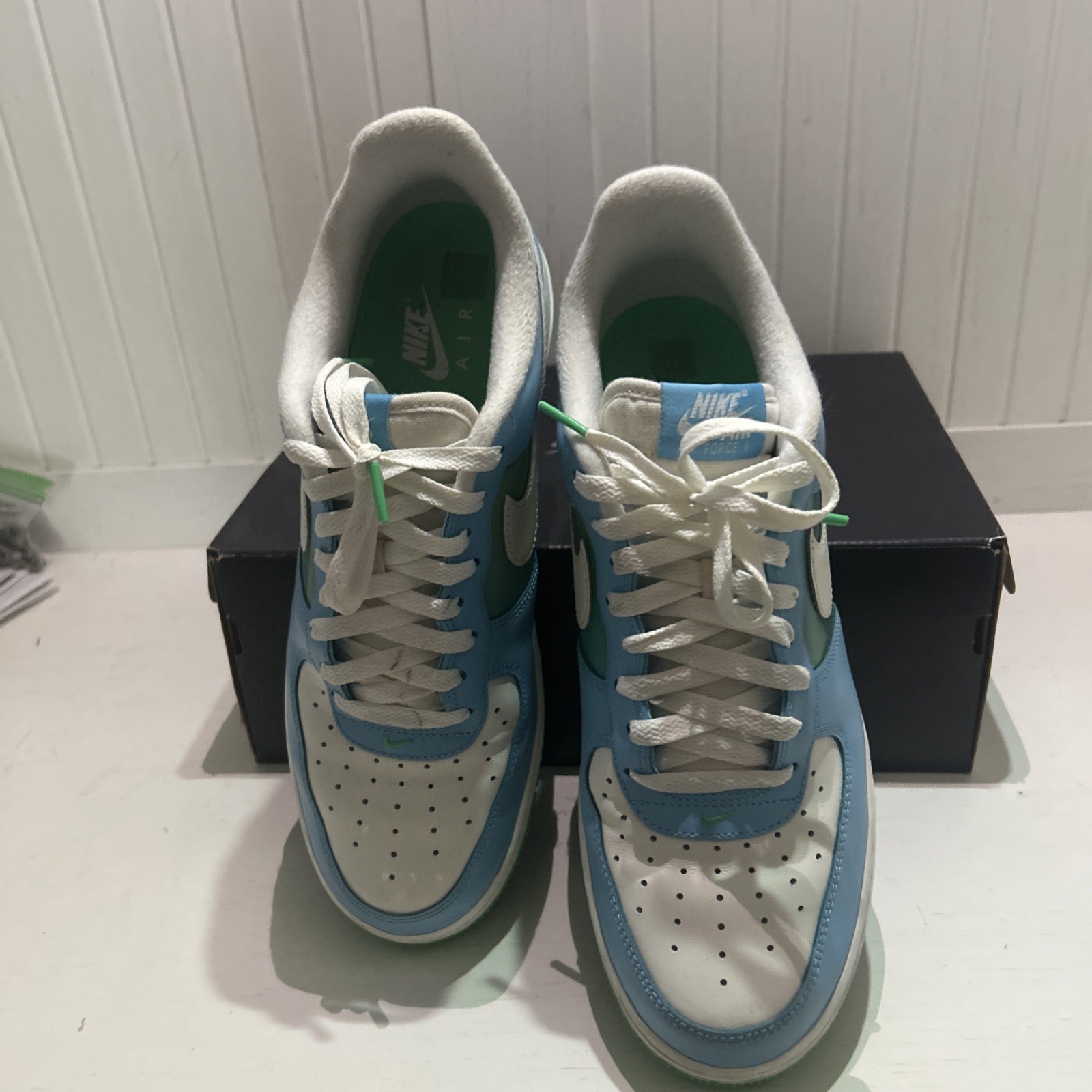 “NEW” Nike Men’s Air Force 1 ’07 Sneakers Size 11 US