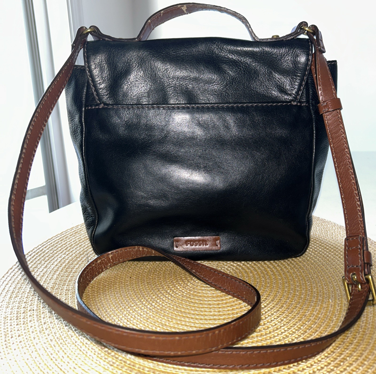 VTG Fossil Top Handle Turn Lock Crossbody Bag in Black 9”Hx10.25”Wx3.5”D