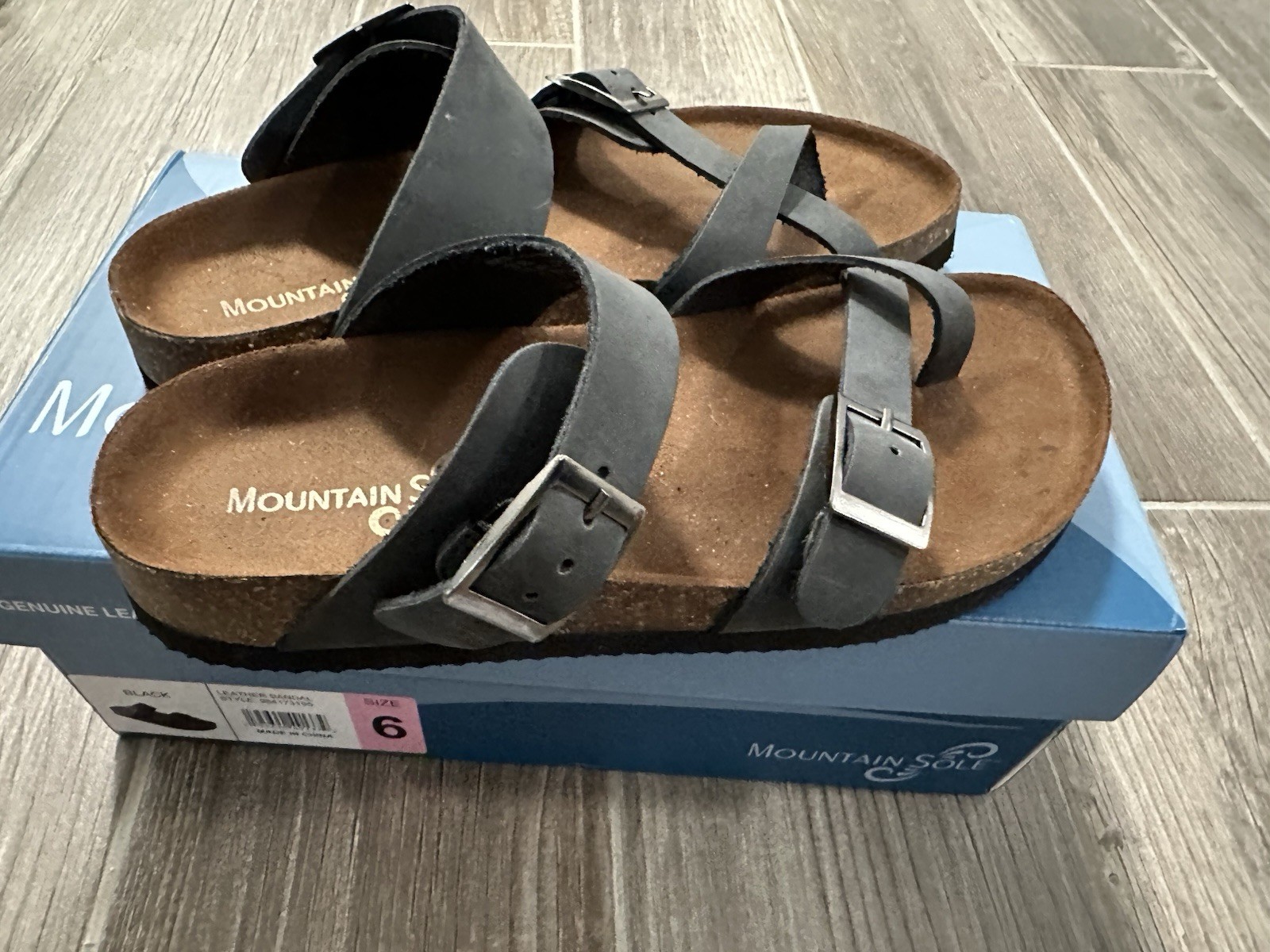 New In Box Mountain Sole Women’s Birk-Style Slip-On Sandals in black leather