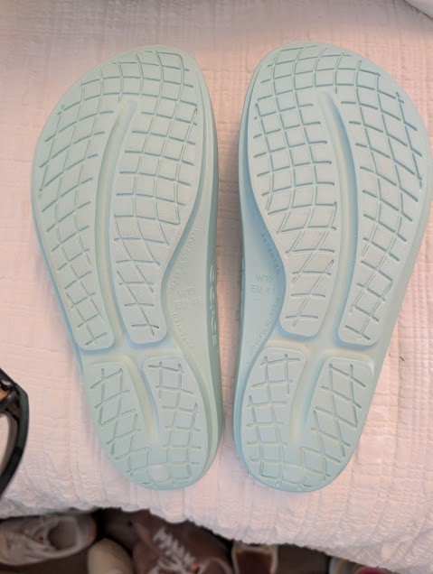 Oofos Recovery Flip Flops