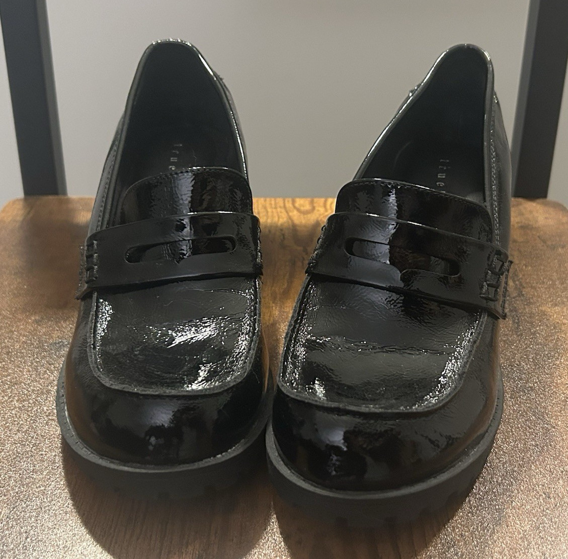 True Craft Women’s Black Patent Leather Slip-On Loafers Round Toe Size 8