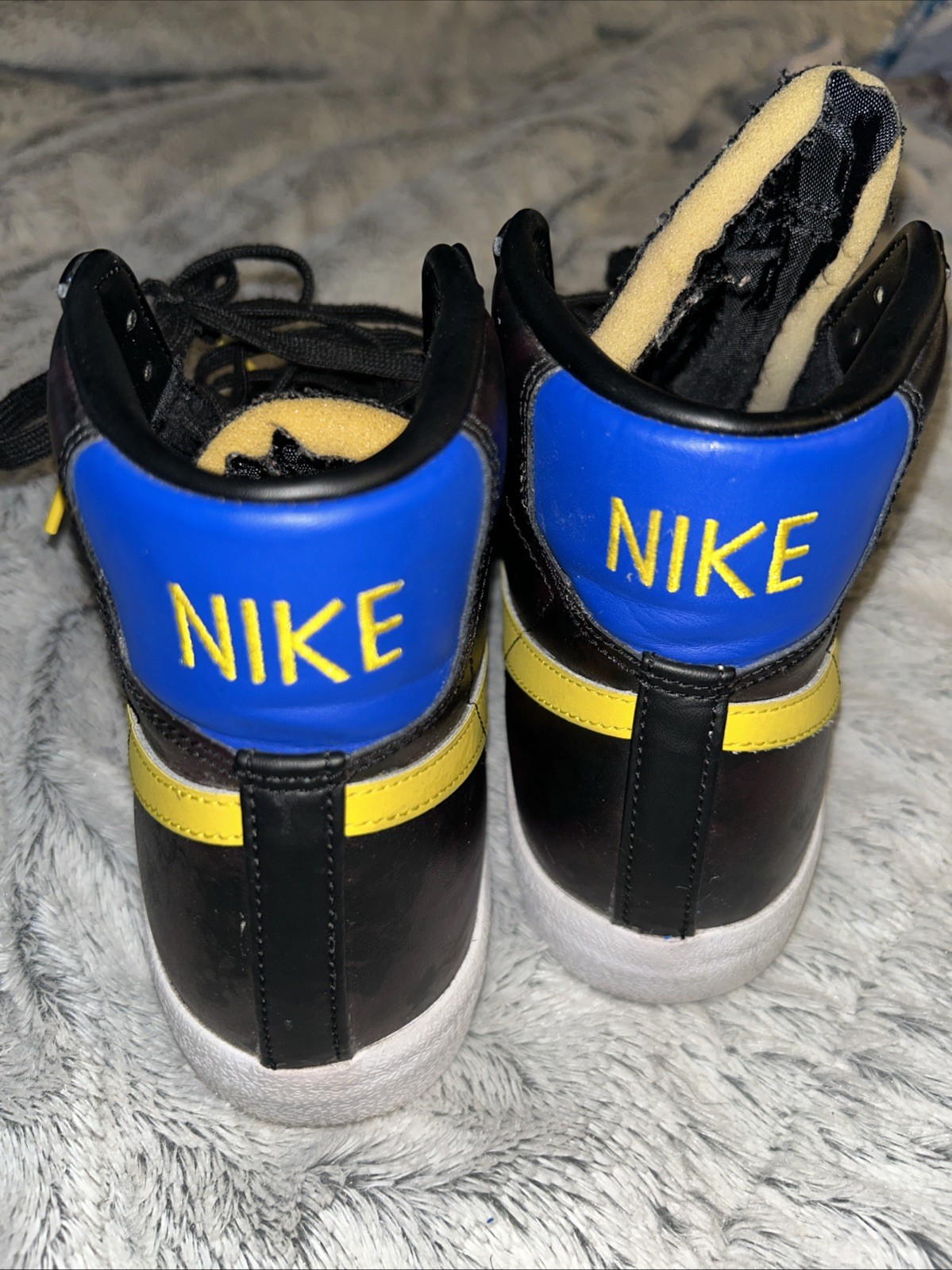 Nike Blazer Mid Peace, Love and Basketball Sz 9 DC1414-001