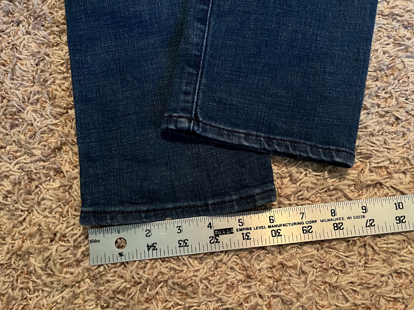 EUC Lucky Brand Jeans – 110 Skinny – Men’s tag=30×32 (MEASURED=31×32)