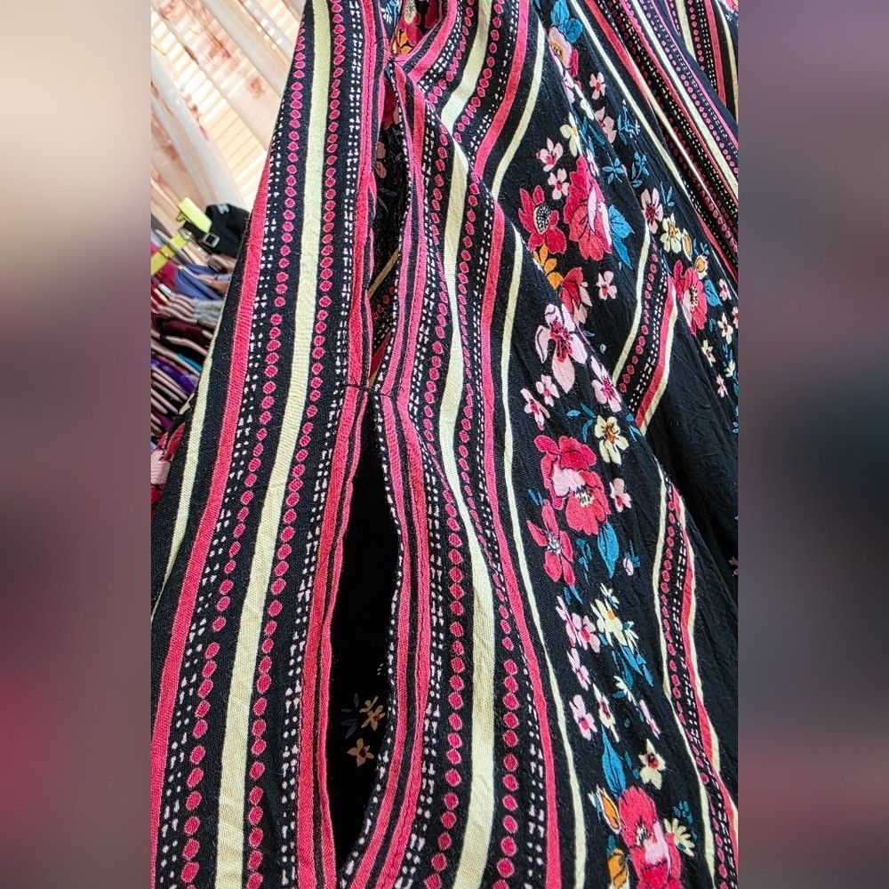 Angie Floral Boho Kimono Duster Black and Pink Sz Large