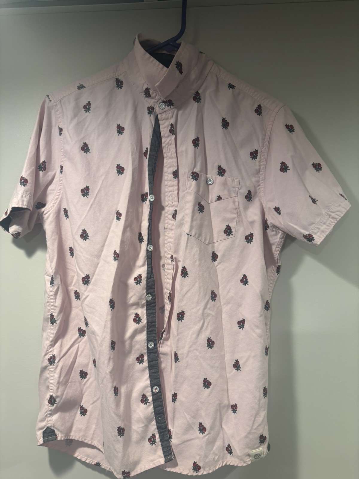 FREE PLANET Pink Roses Button Up Shirt Men size Medium floral
