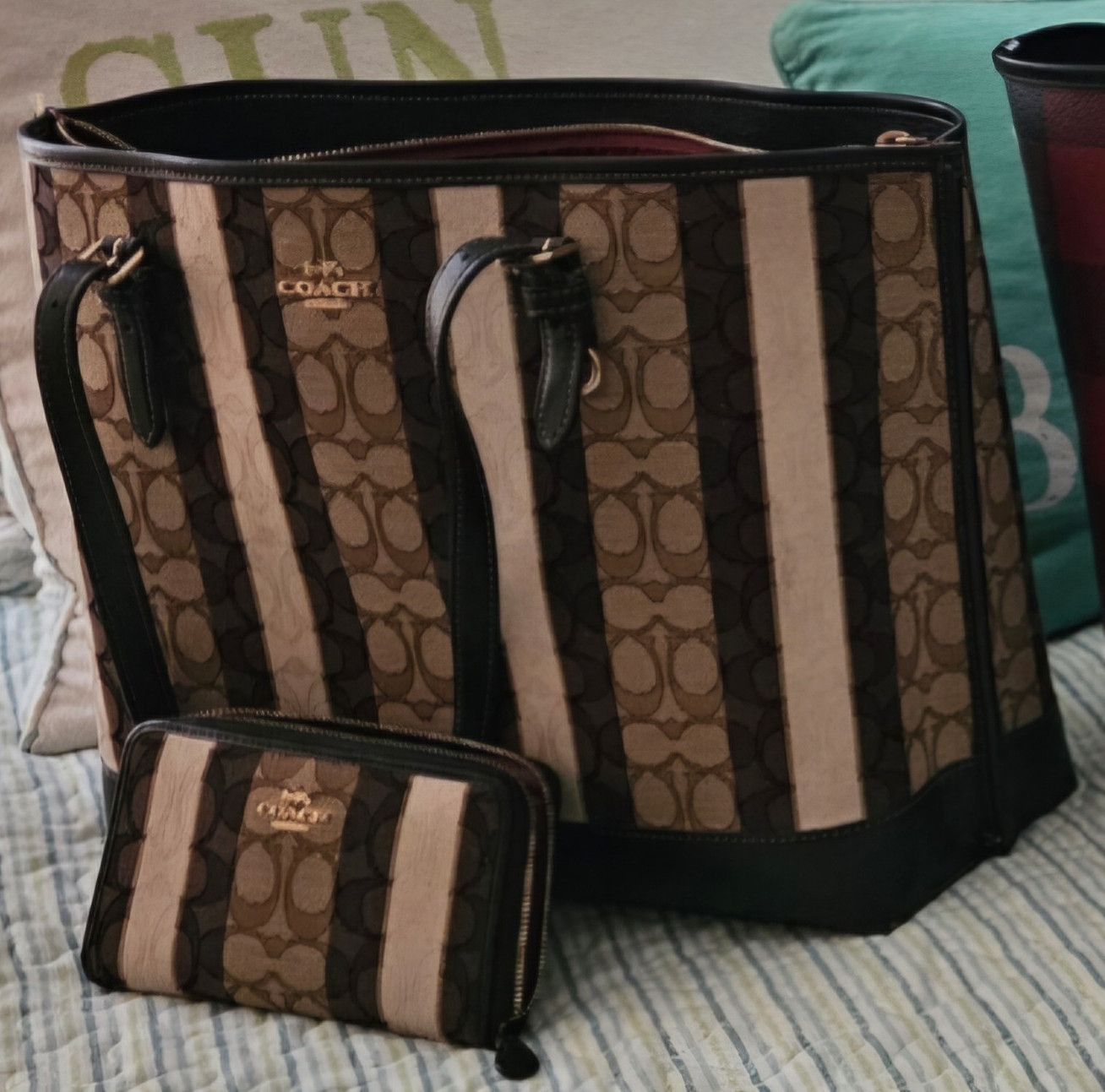 Coach Women’s Brown Signature Logo Stripe Tote Zip Closure Wristlet Gold