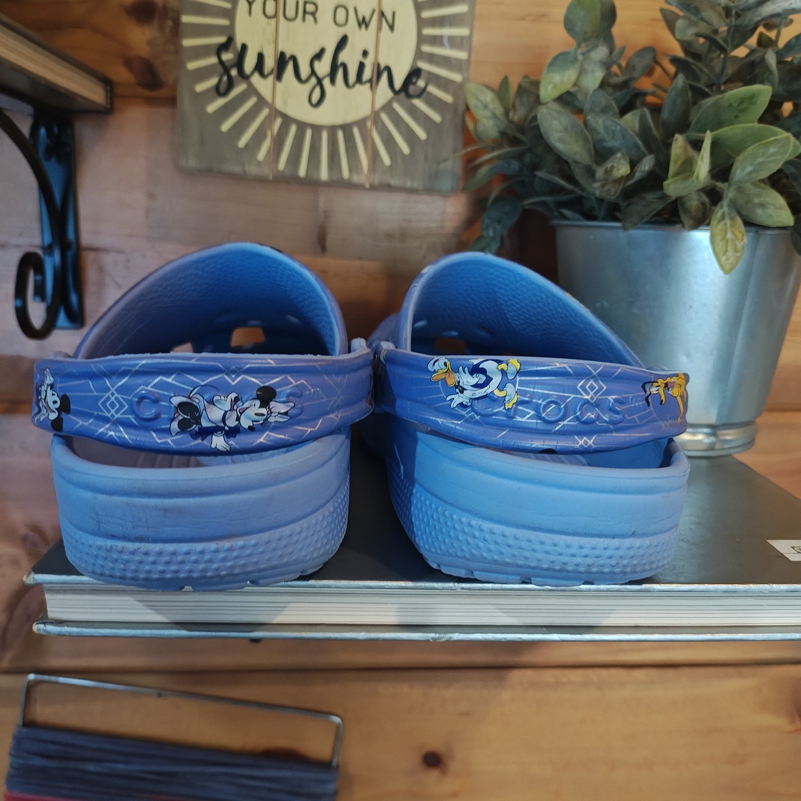 Crocs Disney 100th Anniversary Clogs Mickey Mouse Lavender Shoes W6/M4 Purple