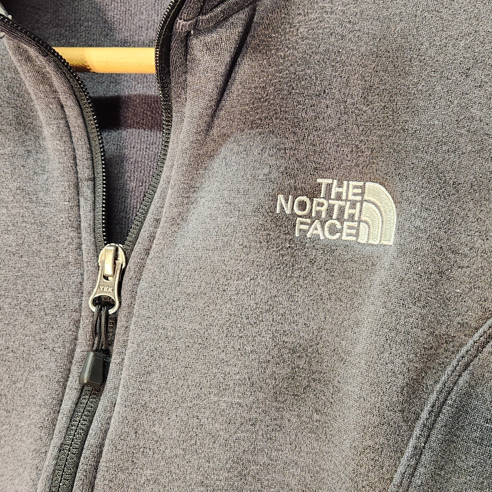 NORTH FACE WOMEN’S M MEDIUM AGAVE JACKET USED WITH FLAWS CHECK DESCRIPTION
