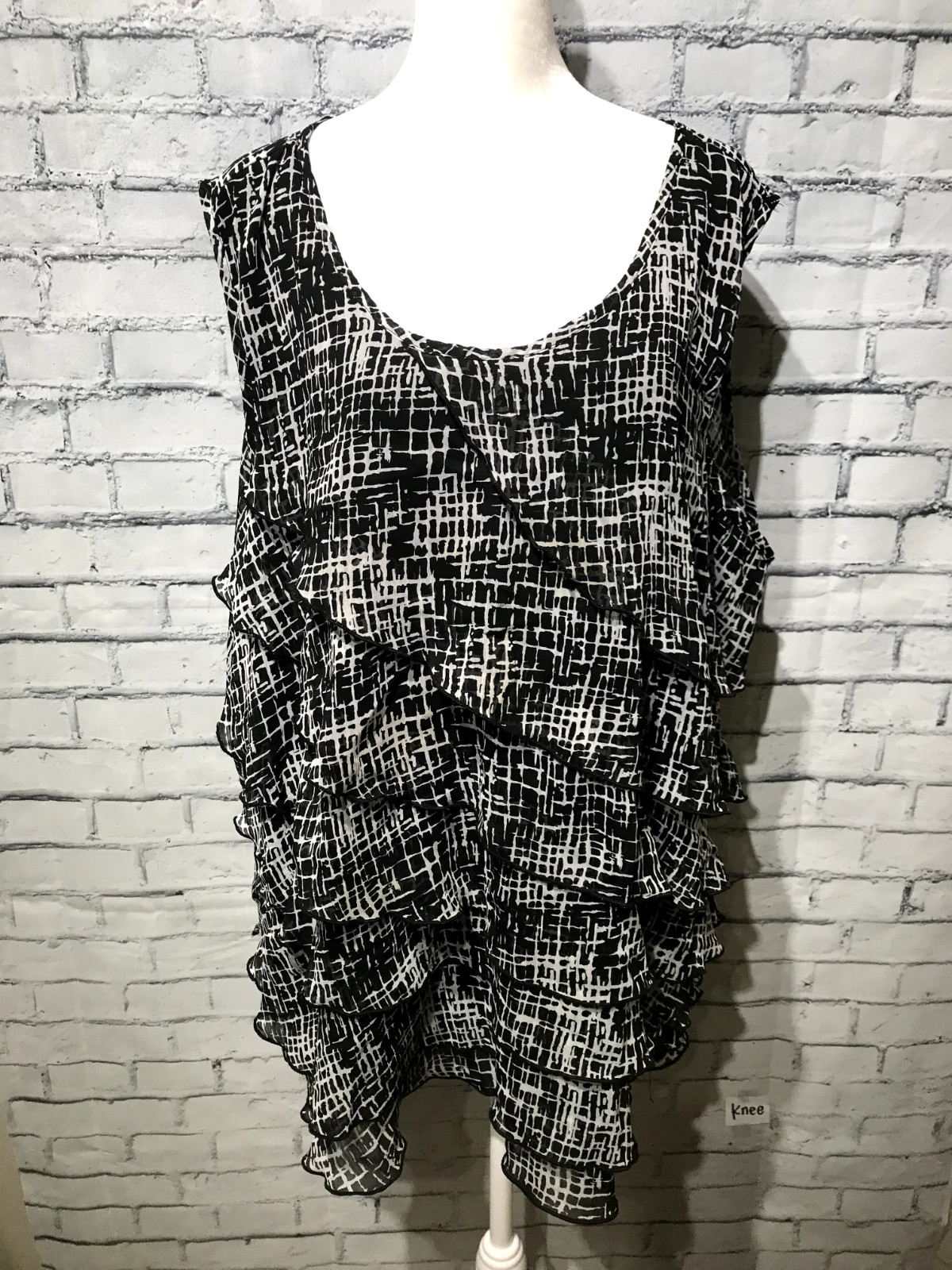 Avenue, Women 26/28 (Plus 3X-4X Bust 56″) Black Flowy Chiffon Ruffle Tank Blouse