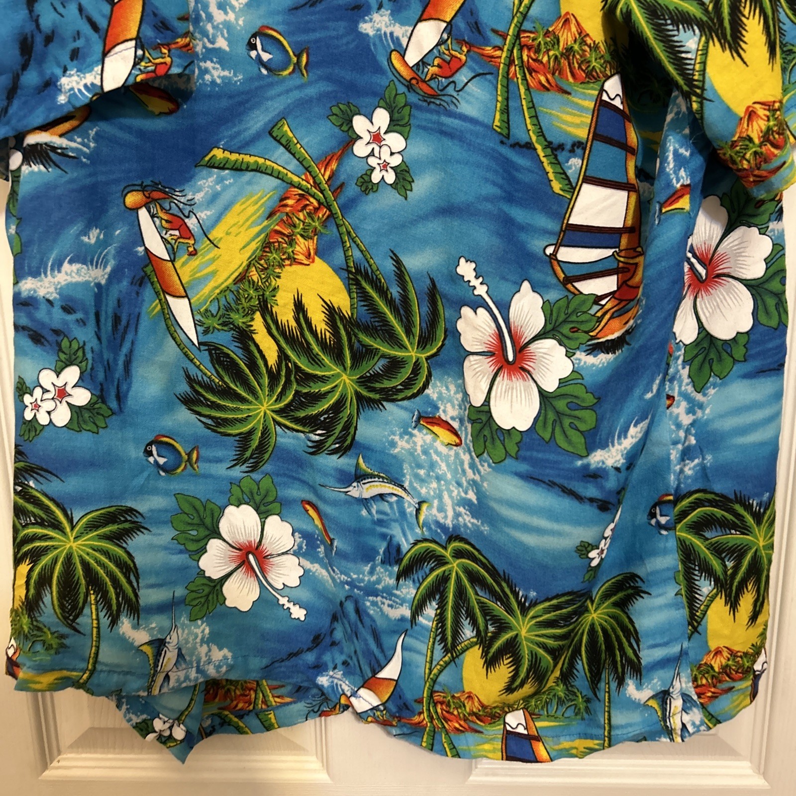 ISLAND EXPRESSIONS 100%RAYON hand wash Blue Button Front size XXXXL