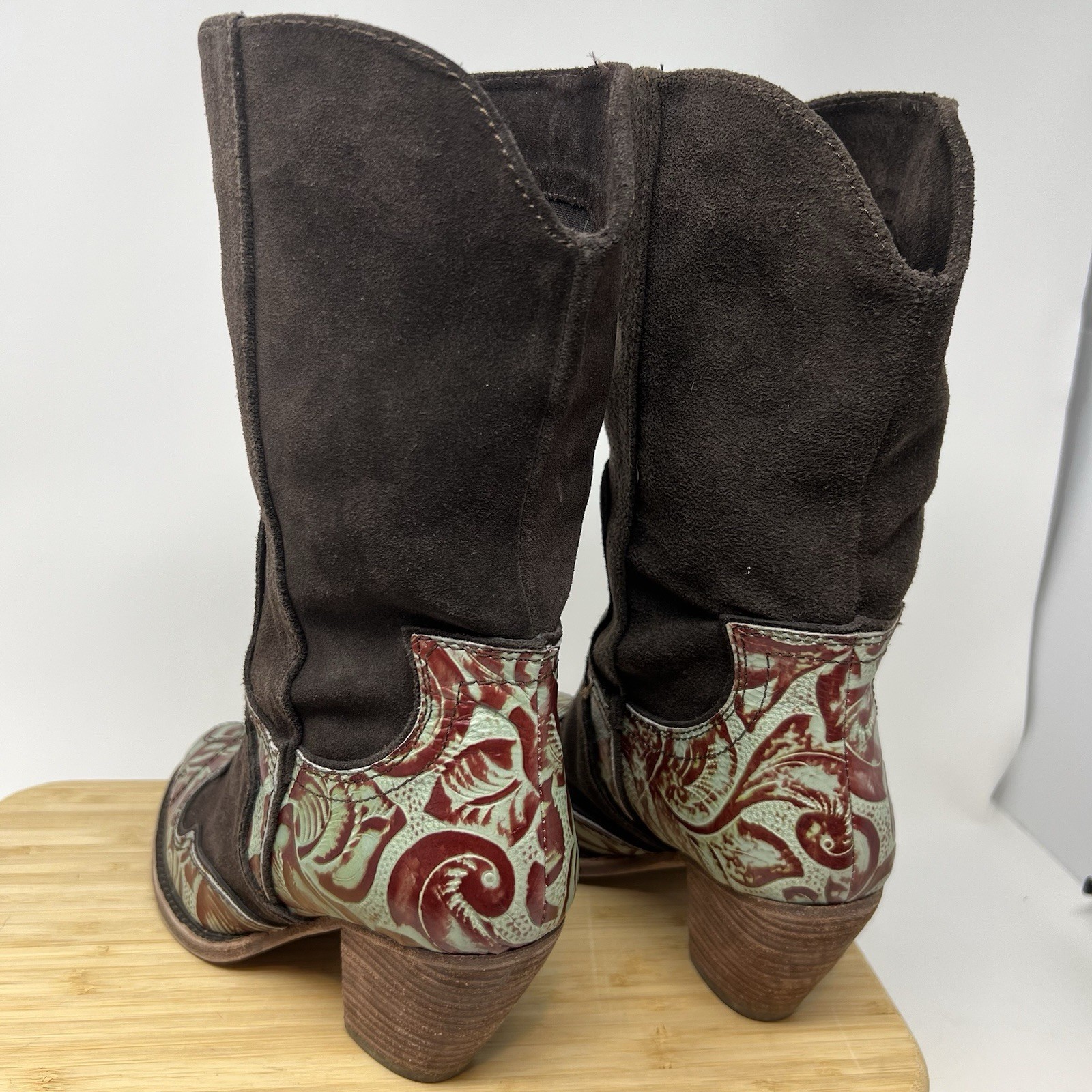 Suede Leather Brown Embroidered Western Cowboy Boots Size 6 Jessica Bennett Heel