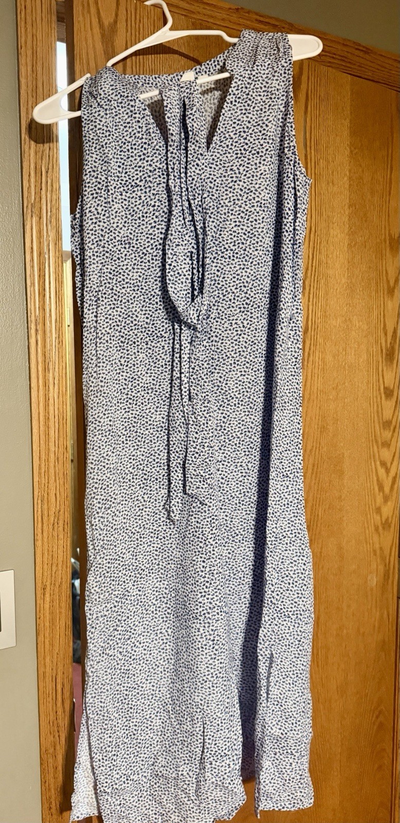 H&M Blue/White Animal Print Shift Dress Sleeveless V-Neck Tie Neck Midi 4