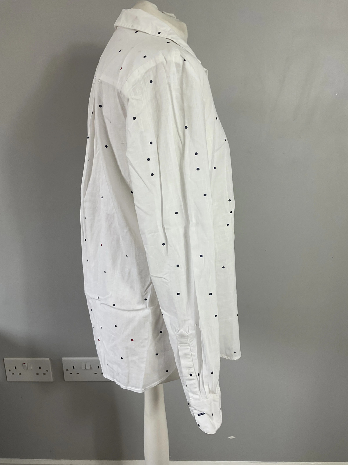 FatFace ladies white textured cotton deep navy & red polka dot blouse top UK 12